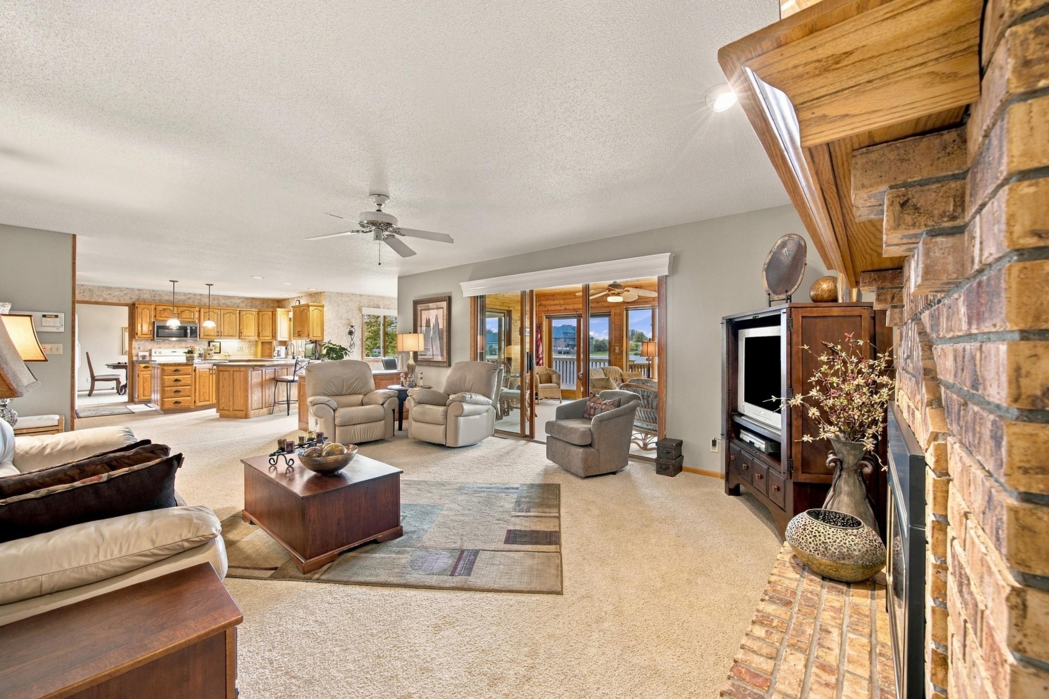 1987 single family home for sale at 2825 27th Street S in Fargo, ND — 5 bed, 4 bath (photo 18 of 50)