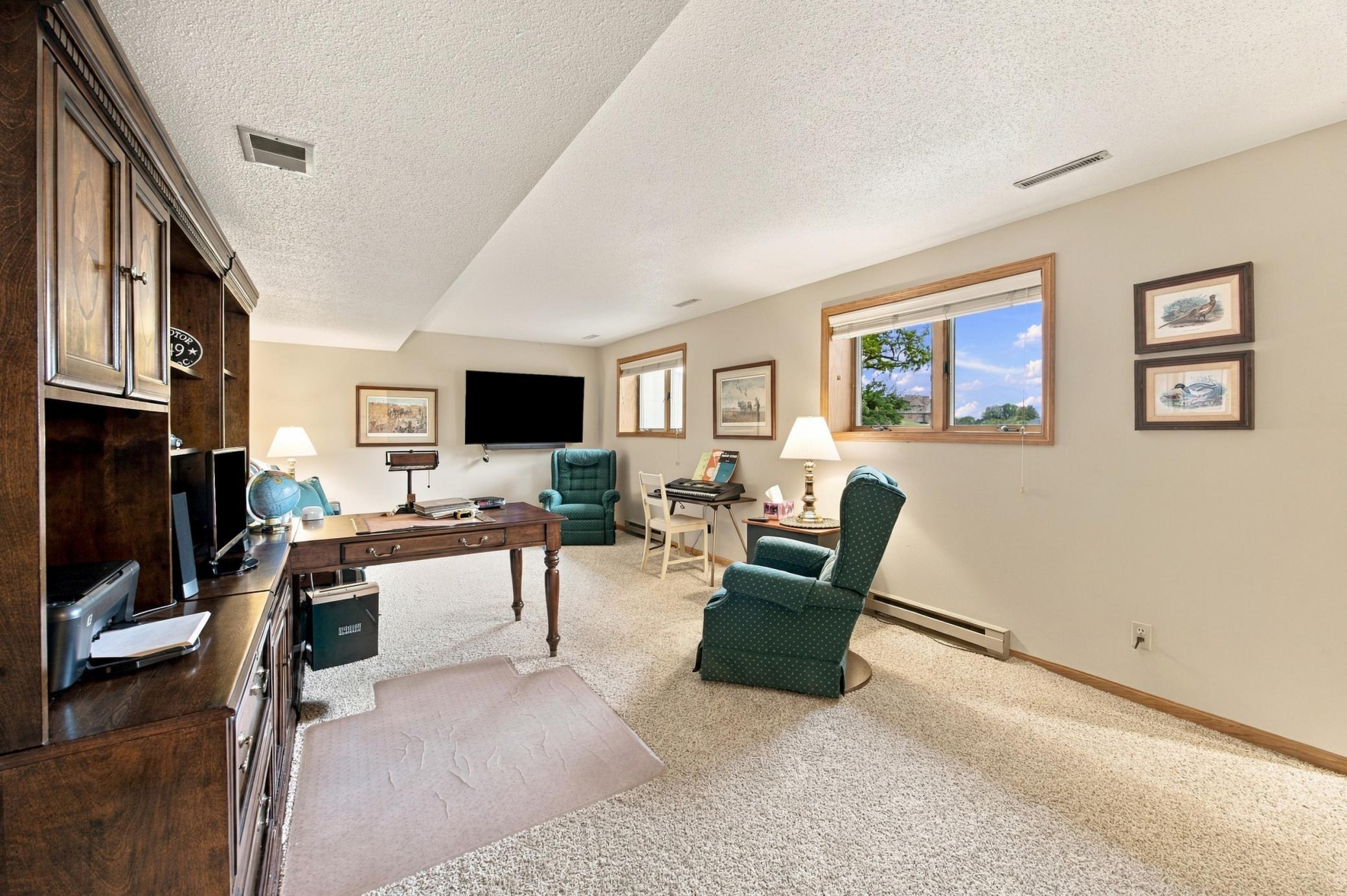 1987 single family home for sale at 2825 27th Street S in Fargo, ND — 5 bed, 4 bath (photo 30 of 50)