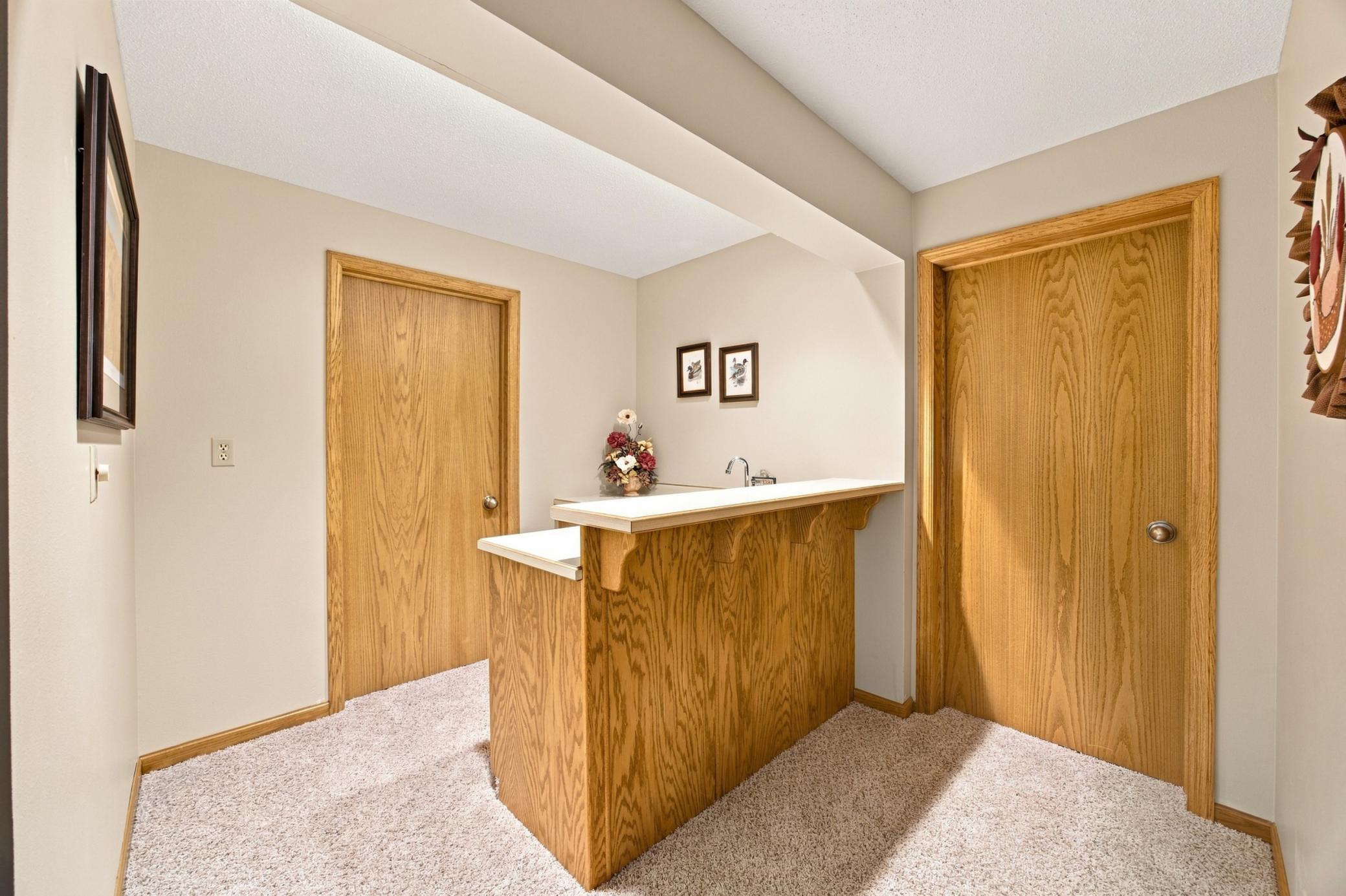 1987 single family home for sale at 2825 27th Street S in Fargo, ND — 5 bed, 4 bath (photo 32 of 50)