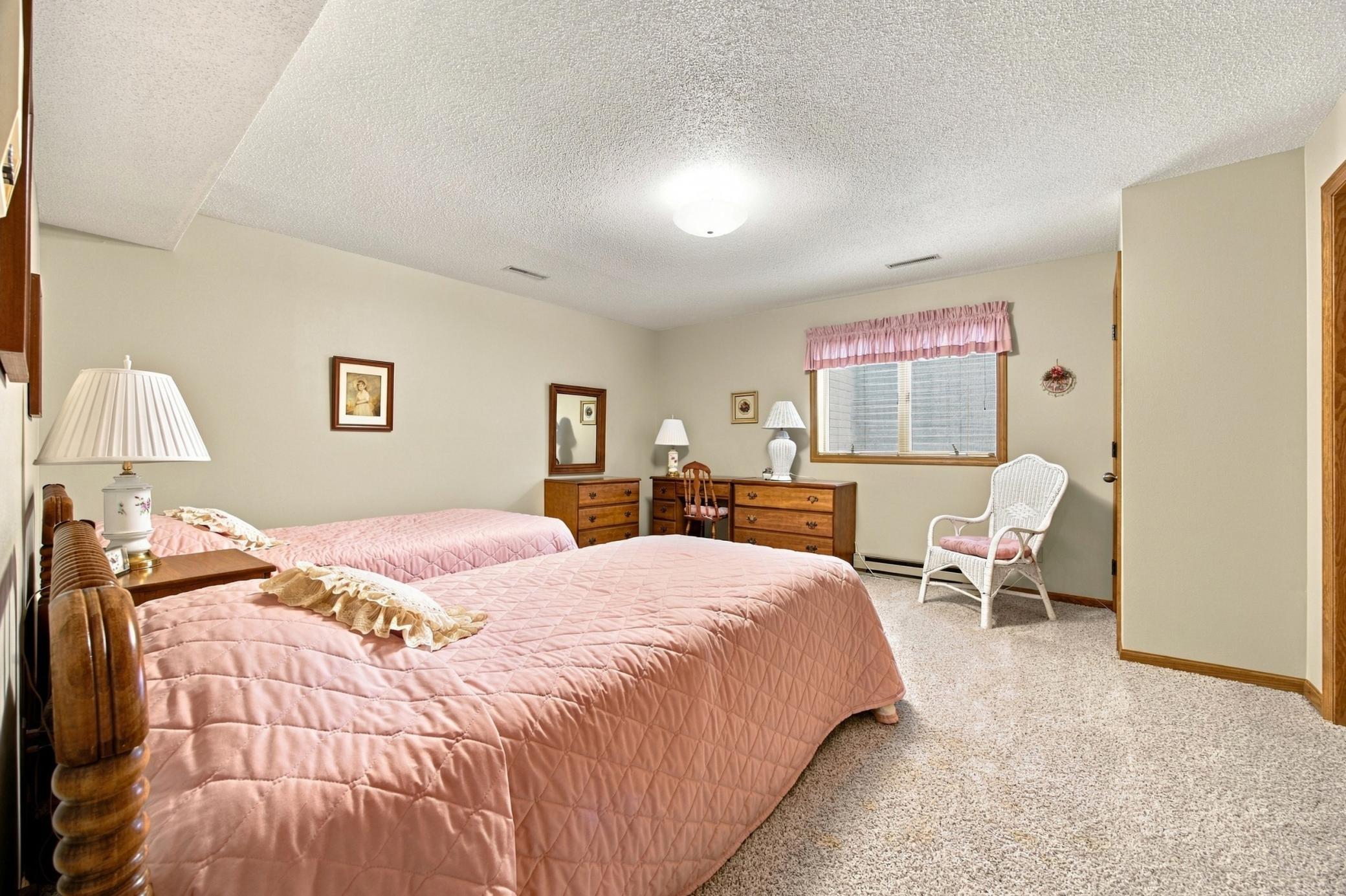1987 single family home for sale at 2825 27th Street S in Fargo, ND — 5 bed, 4 bath (photo 33 of 50)