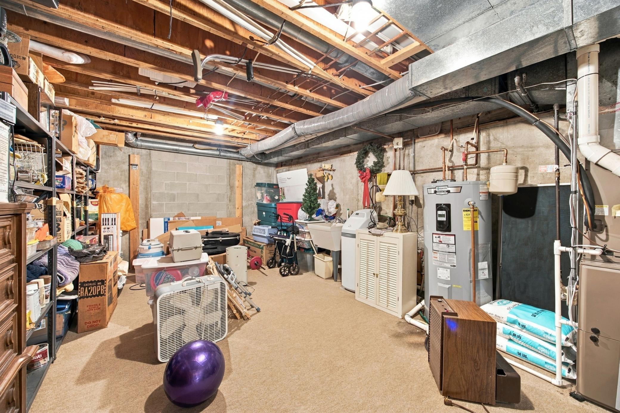 1987 single family home for sale at 2825 27th Street S in Fargo, ND — 5 bed, 4 bath (photo 35 of 50)