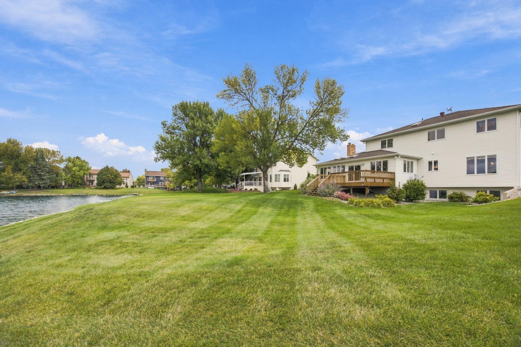 1987 single family home for sale at 2825 27th Street S in Fargo, ND — 5 bed, 4 bath (photo 39 of 50)