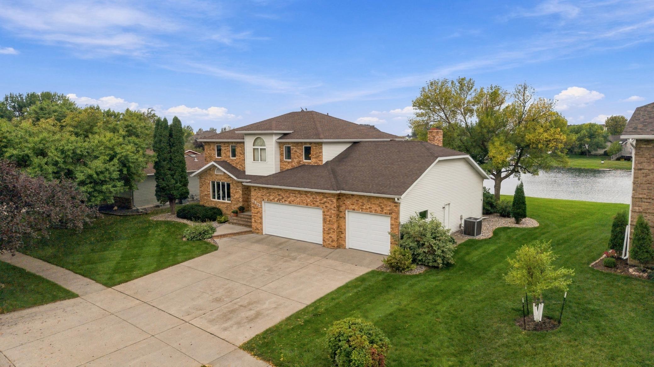 1987 single family home for sale at 2825 27th Street S in Fargo, ND — 5 bed, 4 bath (photo 41 of 50)