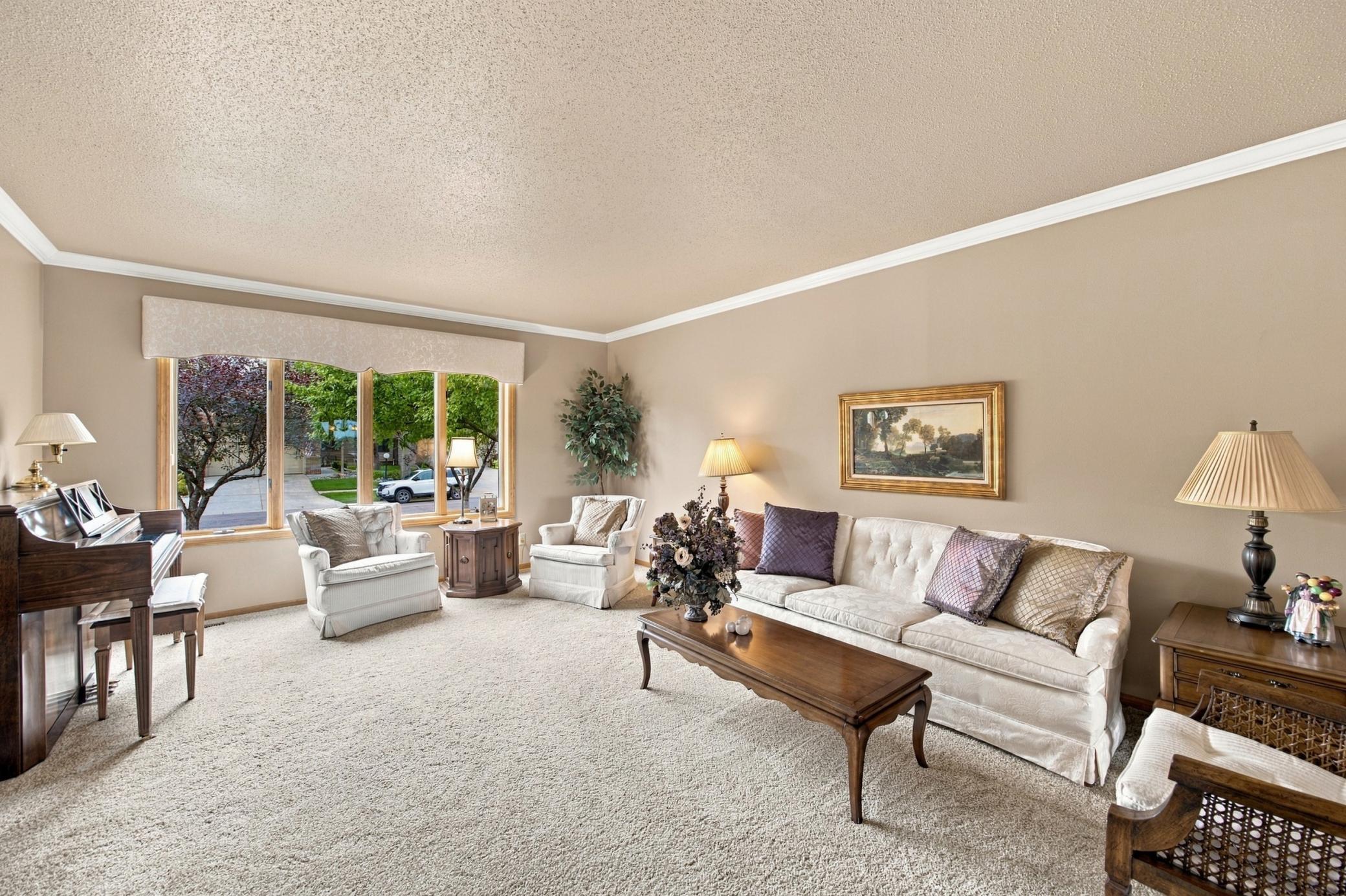 1987 single family home for sale at 2825 27th Street S in Fargo, ND — 5 bed, 4 bath (photo 8 of 50)