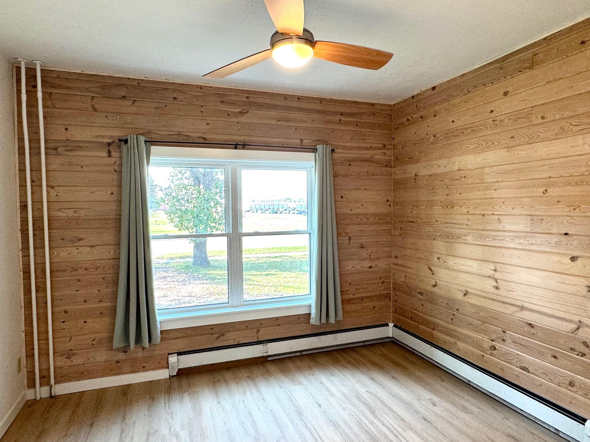 1920 single family home for sale at 117 Zeh Street W in Thief River Falls, MN — 5 bed, 3 bath (photo 11 of 23)
