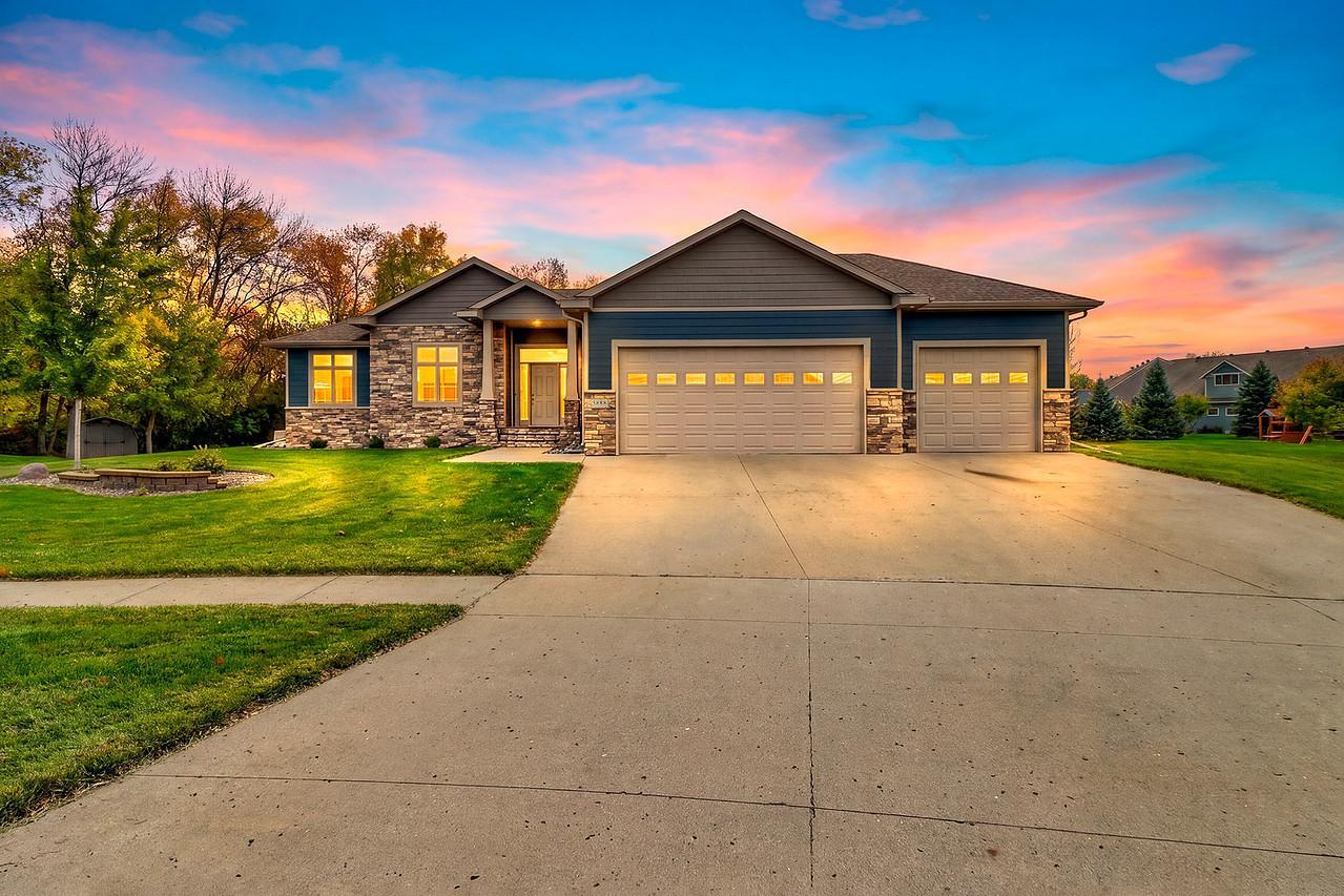 2008 single family home for sale at 5888 26th Street S in Fargo, ND — 6 bed, 4 bath (photo 3 of 73)