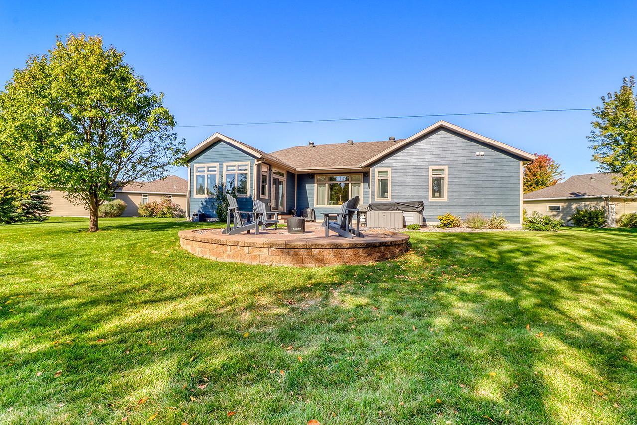 2008 single family home for sale at 5888 26th Street S in Fargo, ND — 6 bed, 4 bath (photo 7 of 73)