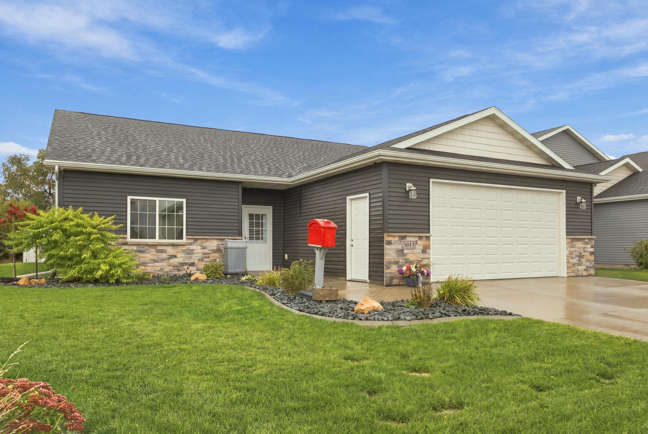 2018 single family home for sale at 3613 30TH Street S in Moorhead, MN — 3 bed, 2 bath (photo 2 of 52)