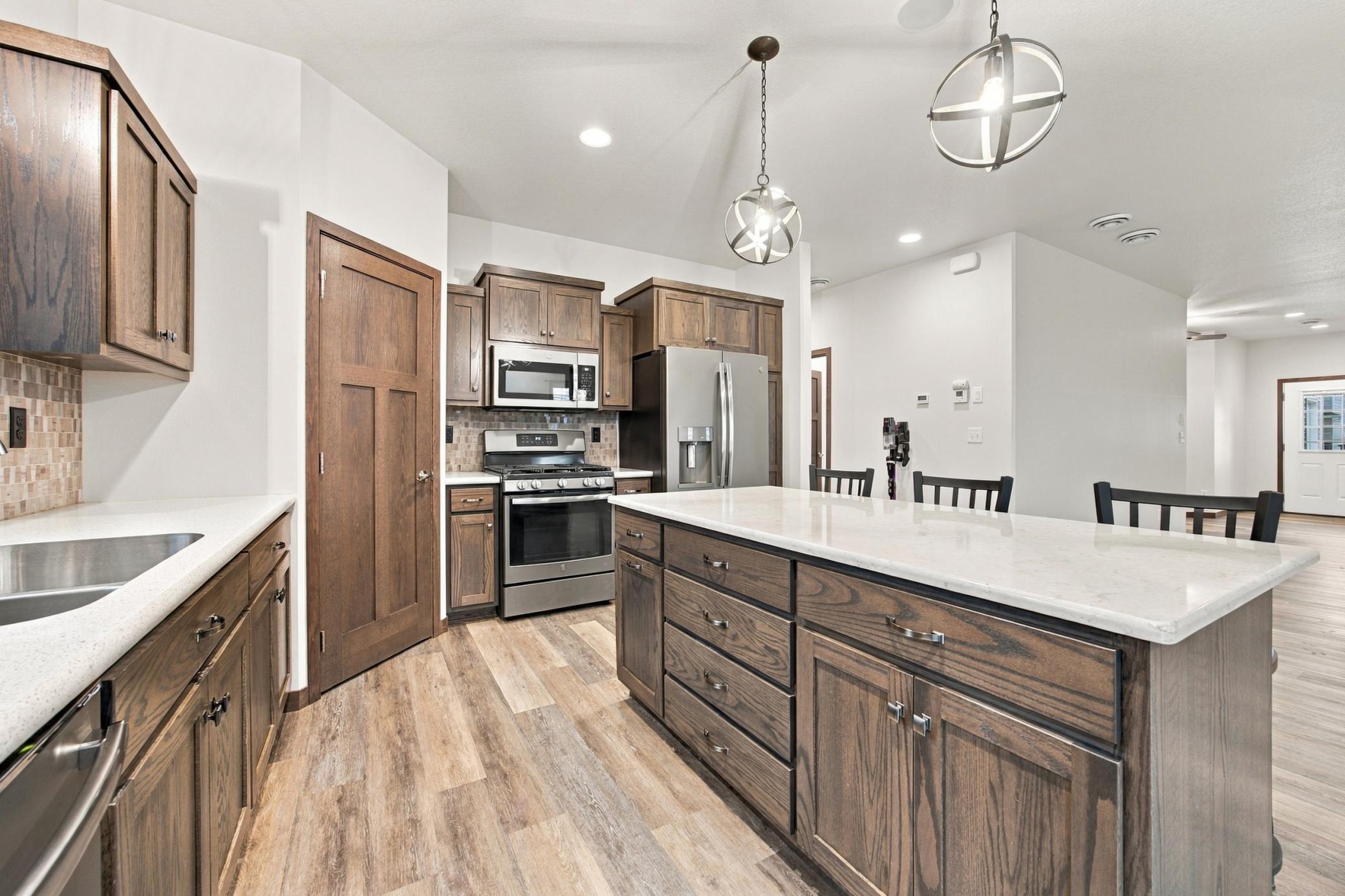 2018 single family home for sale at 3613 30TH Street S in Moorhead, MN — 3 bed, 2 bath (photo 16 of 52)