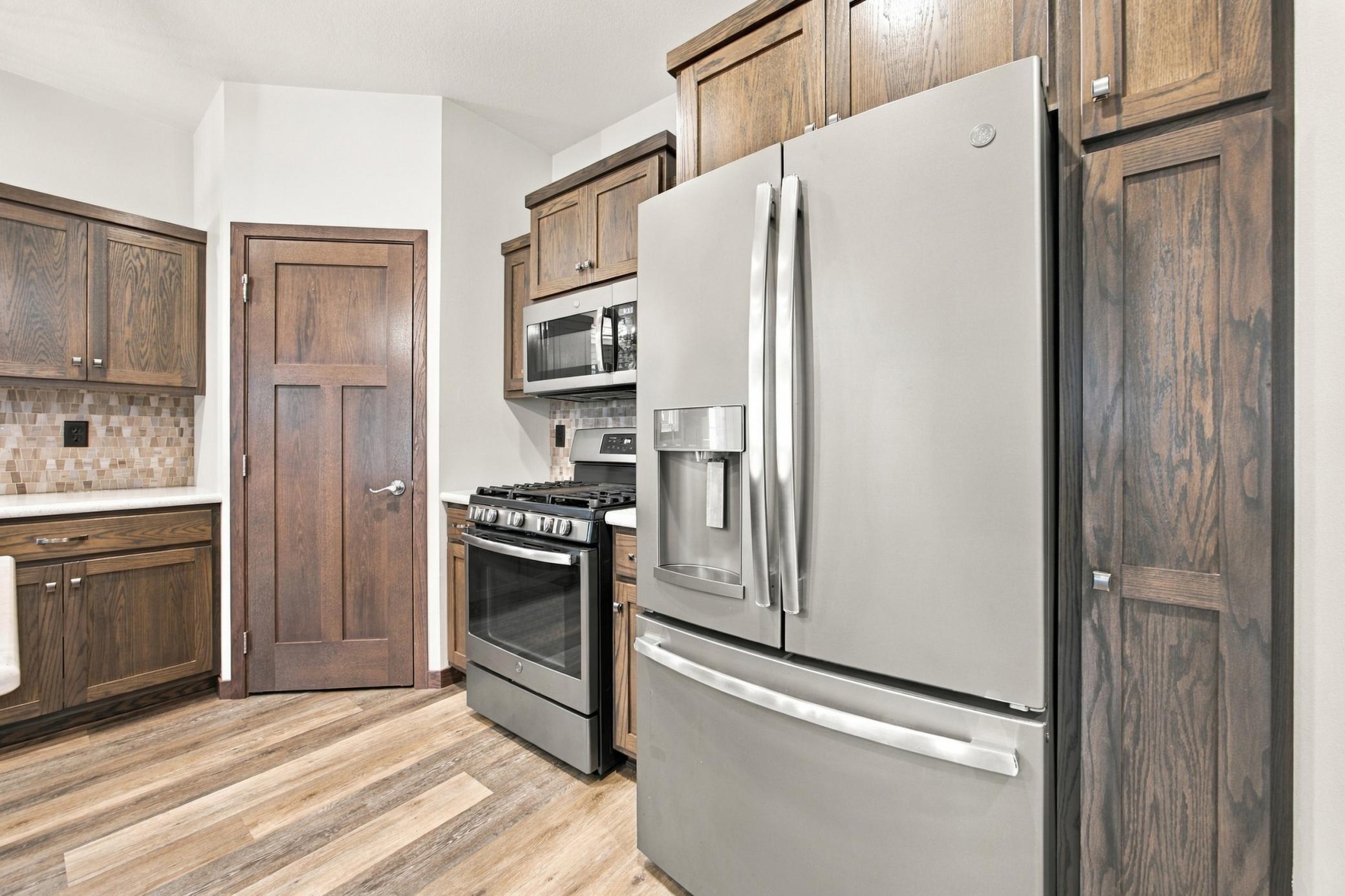 2018 single family home for sale at 3613 30TH Street S in Moorhead, MN — 3 bed, 2 bath (photo 17 of 52)