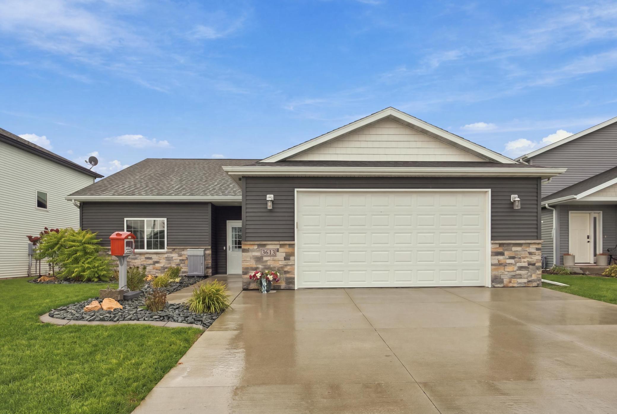 2018 single family home for sale at 3613 30TH Street S in Moorhead, MN — 3 bed, 2 bath (photo 3 of 52)