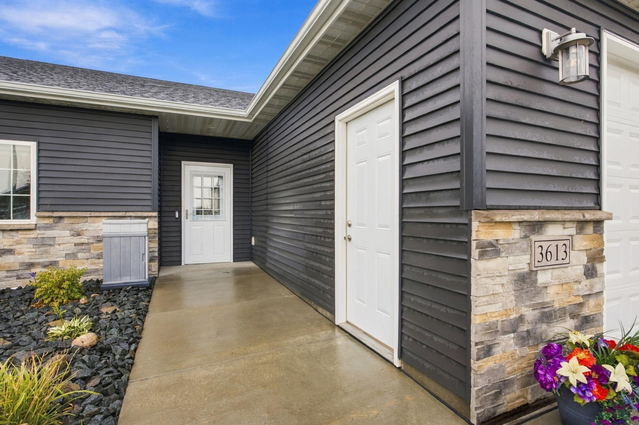 2018 single family home for sale at 3613 30TH Street S in Moorhead, MN — 3 bed, 2 bath (photo 4 of 52)