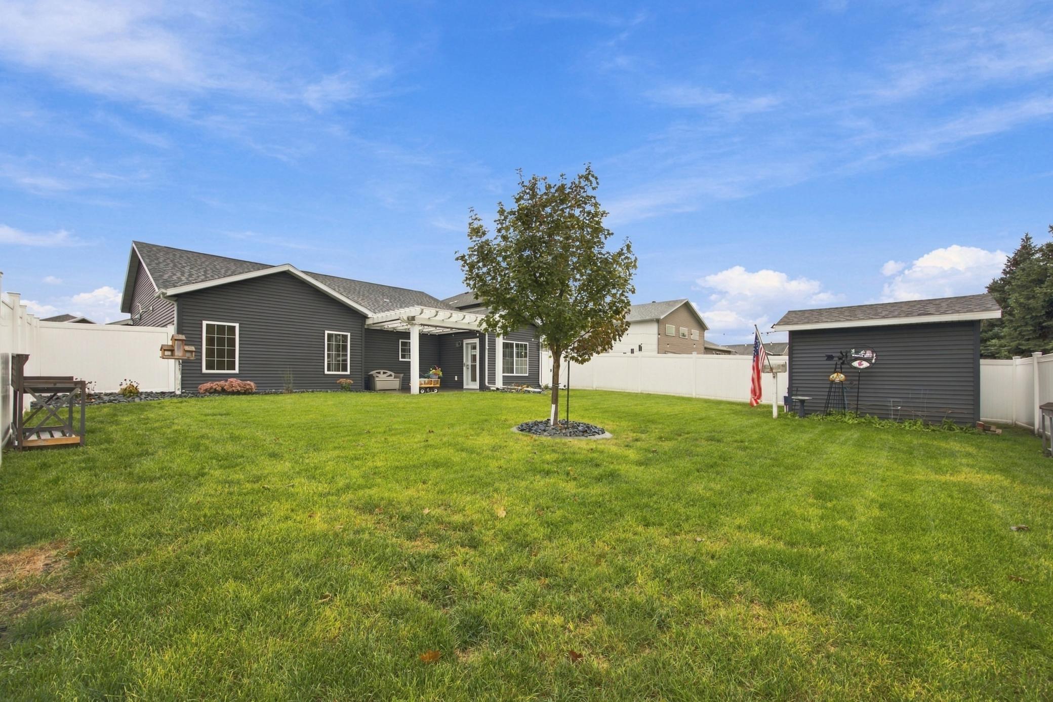 2018 single family home for sale at 3613 30TH Street S in Moorhead, MN — 3 bed, 2 bath (photo 5 of 52)