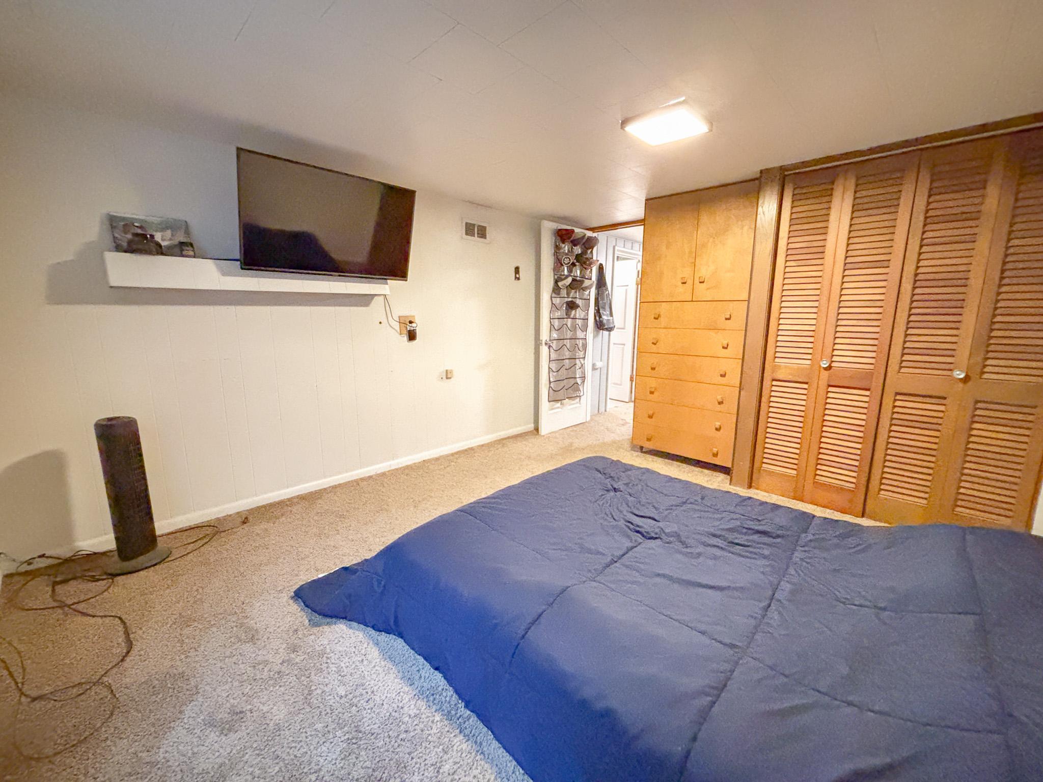 1952 single family home for sale at 81 4th Avenue N in Wahpeton, ND — 3 bed, 2 bath (photo 26 of 45)