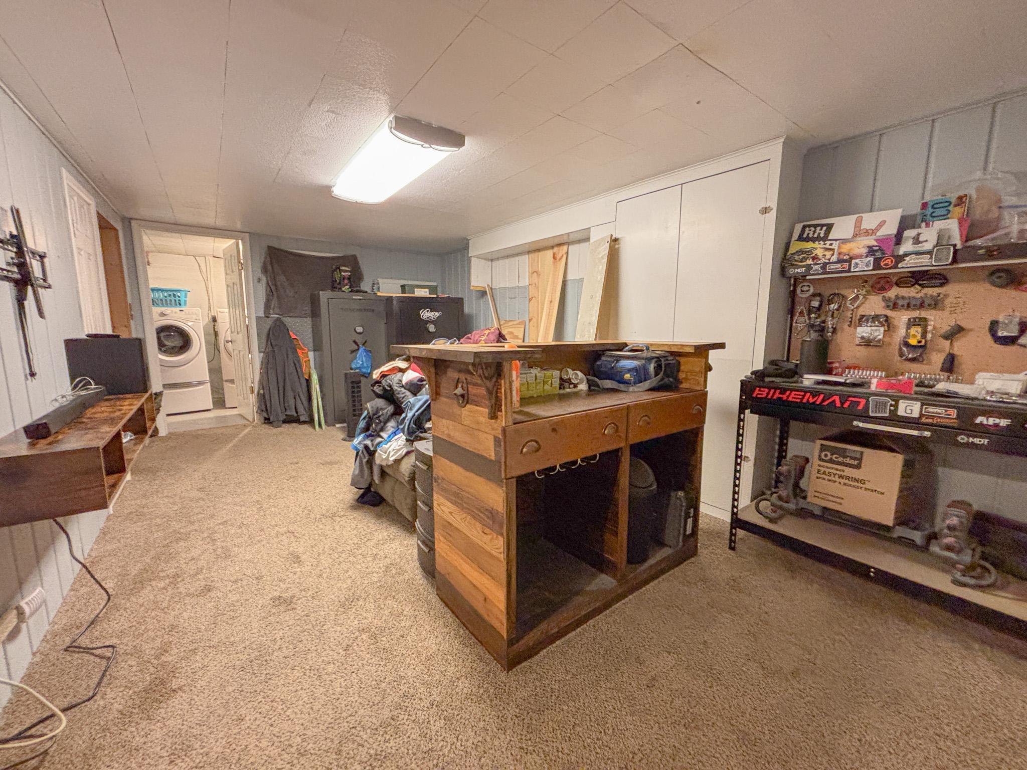1952 single family home for sale at 81 4th Avenue N in Wahpeton, ND — 3 bed, 2 bath (photo 27 of 45)