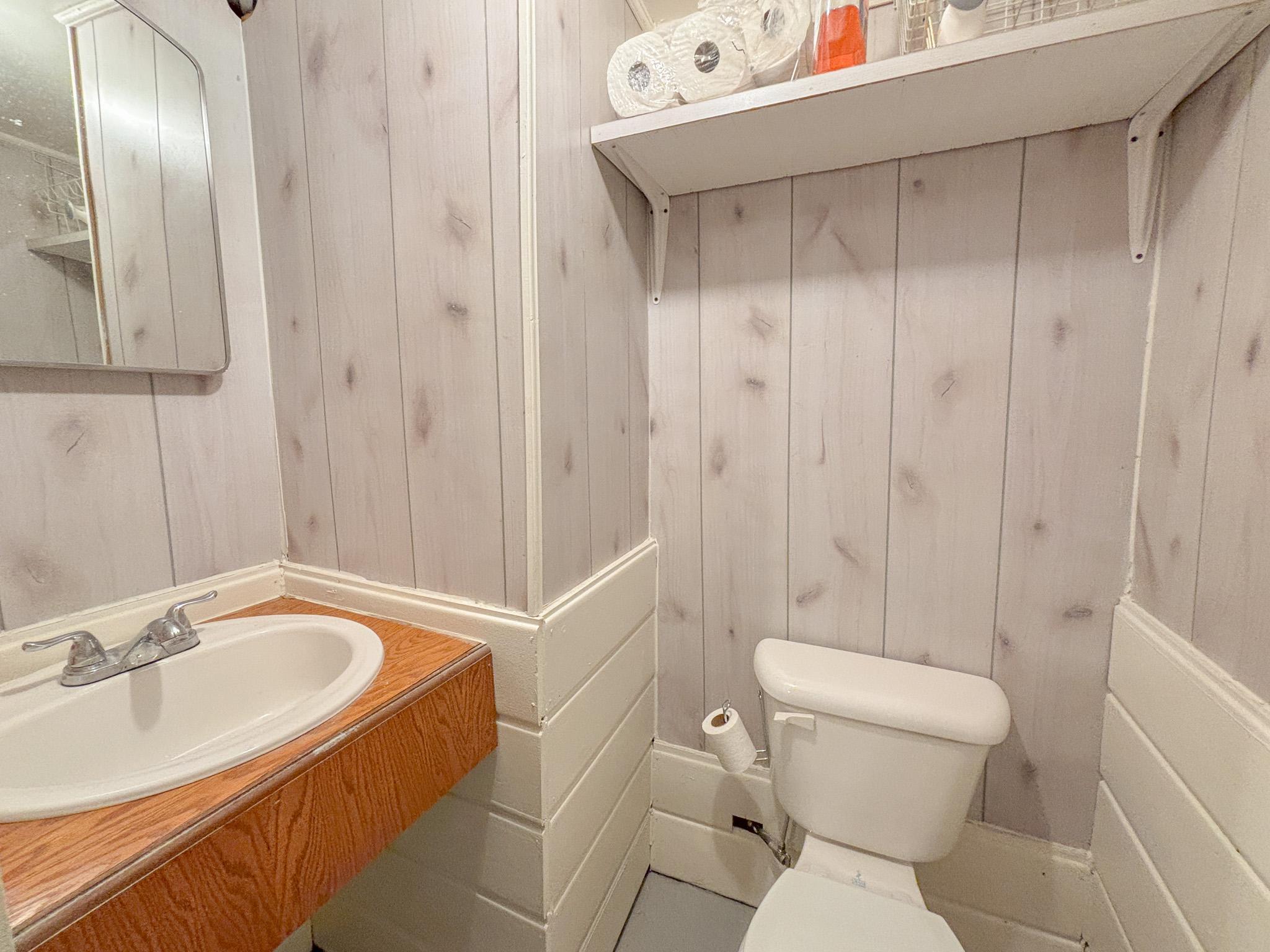 1952 single family home for sale at 81 4th Avenue N in Wahpeton, ND — 3 bed, 2 bath (photo 29 of 45)