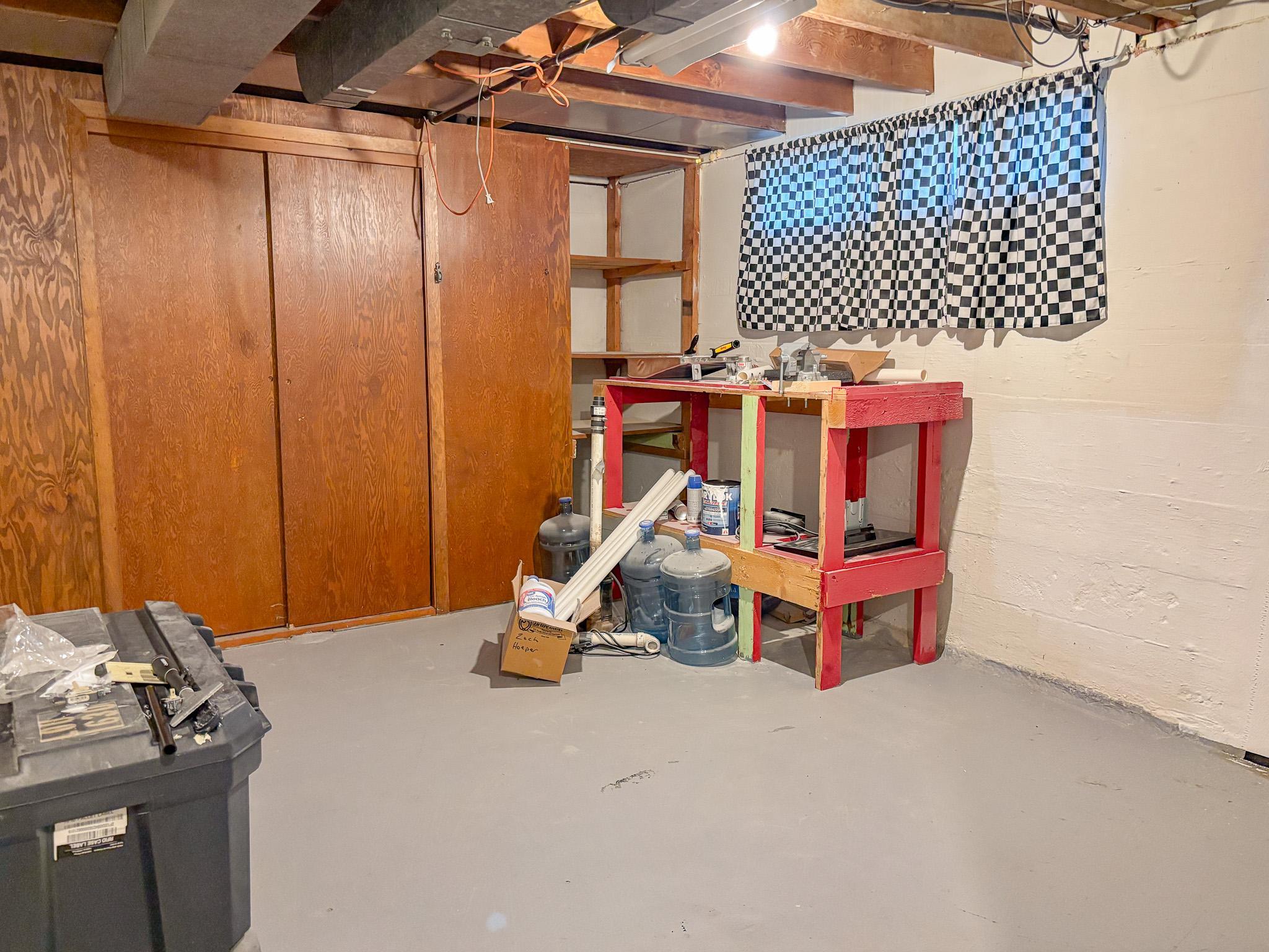1952 single family home for sale at 81 4th Avenue N in Wahpeton, ND — 3 bed, 2 bath (photo 31 of 45)