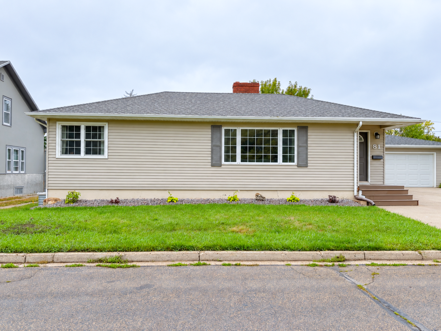 1952 single family home for sale at 81 4th Avenue N in Wahpeton, ND — 3 bed, 2 bath (photo 39 of 45)
