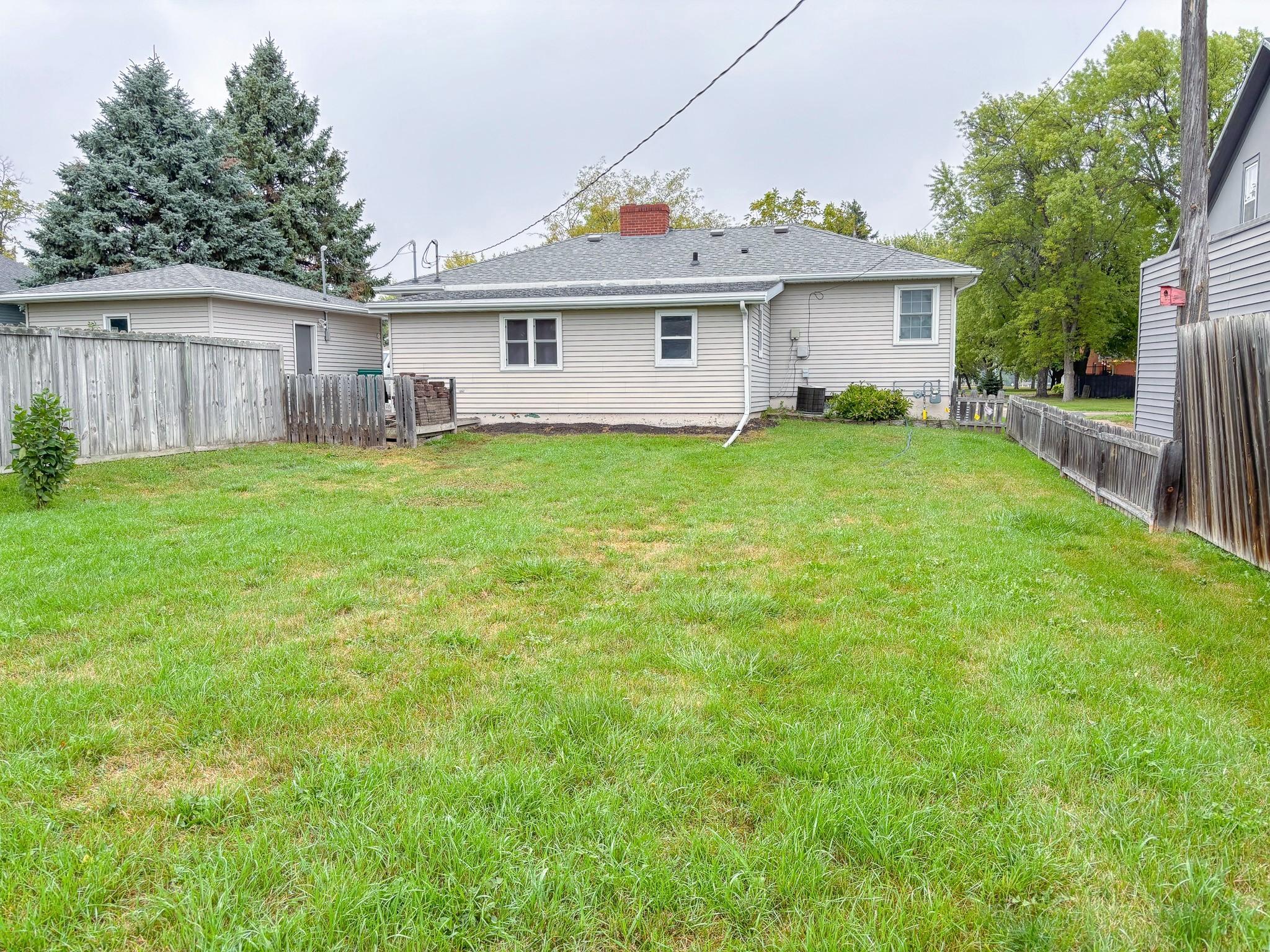 1952 single family home for sale at 81 4th Avenue N in Wahpeton, ND — 3 bed, 2 bath (photo 41 of 45)