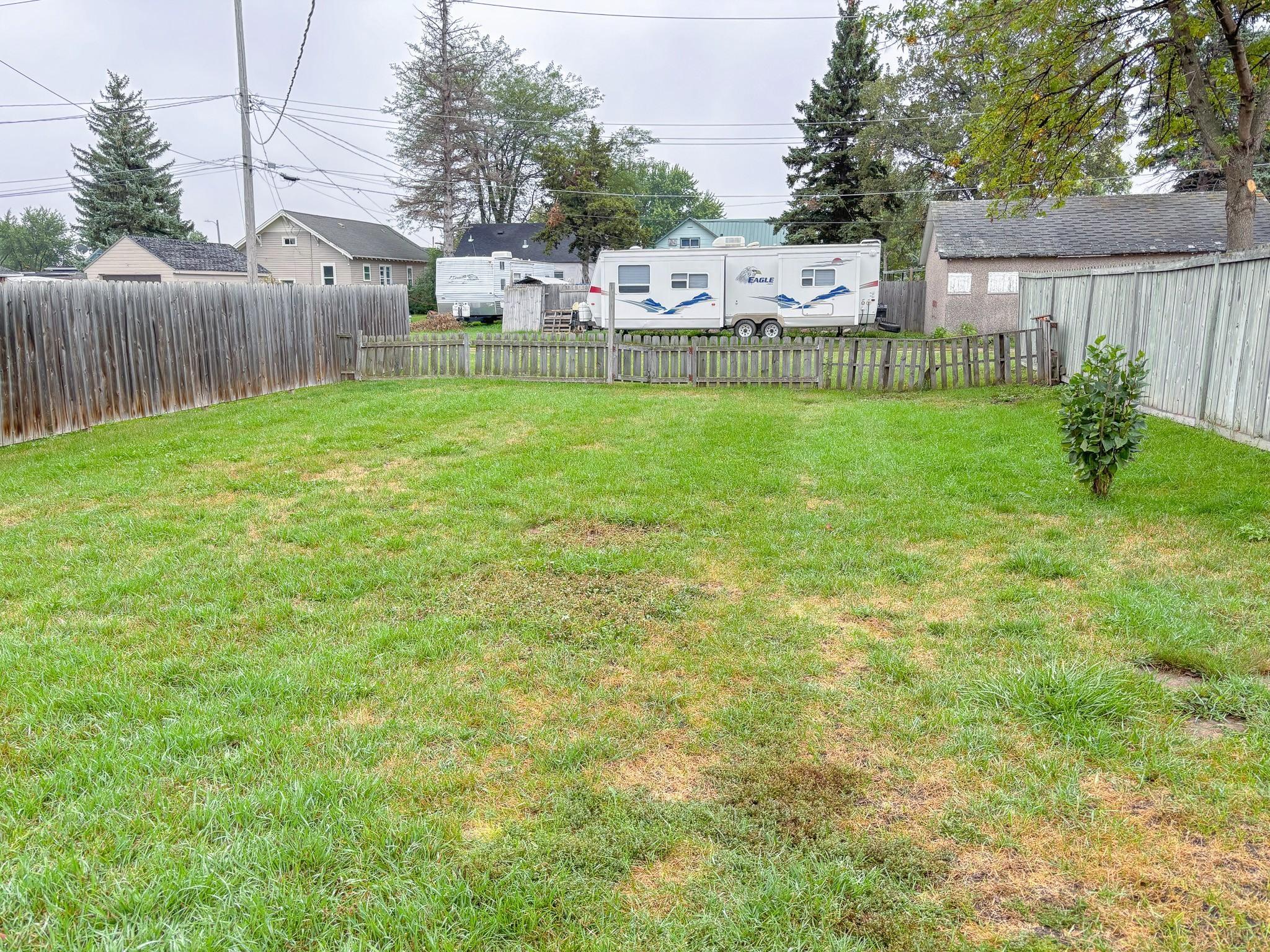 1952 single family home for sale at 81 4th Avenue N in Wahpeton, ND — 3 bed, 2 bath (photo 43 of 45)