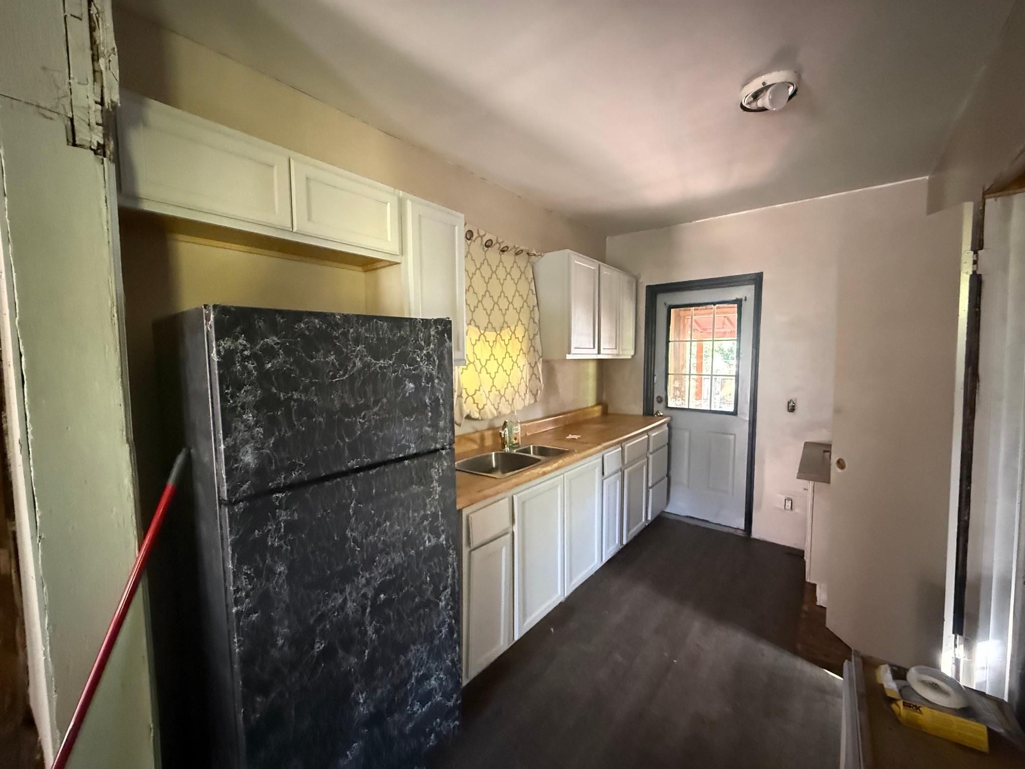 1904 single family home for sale at 112 15th Street S in Fargo, ND — 2 bed, 1 bath (photo 4 of 10)