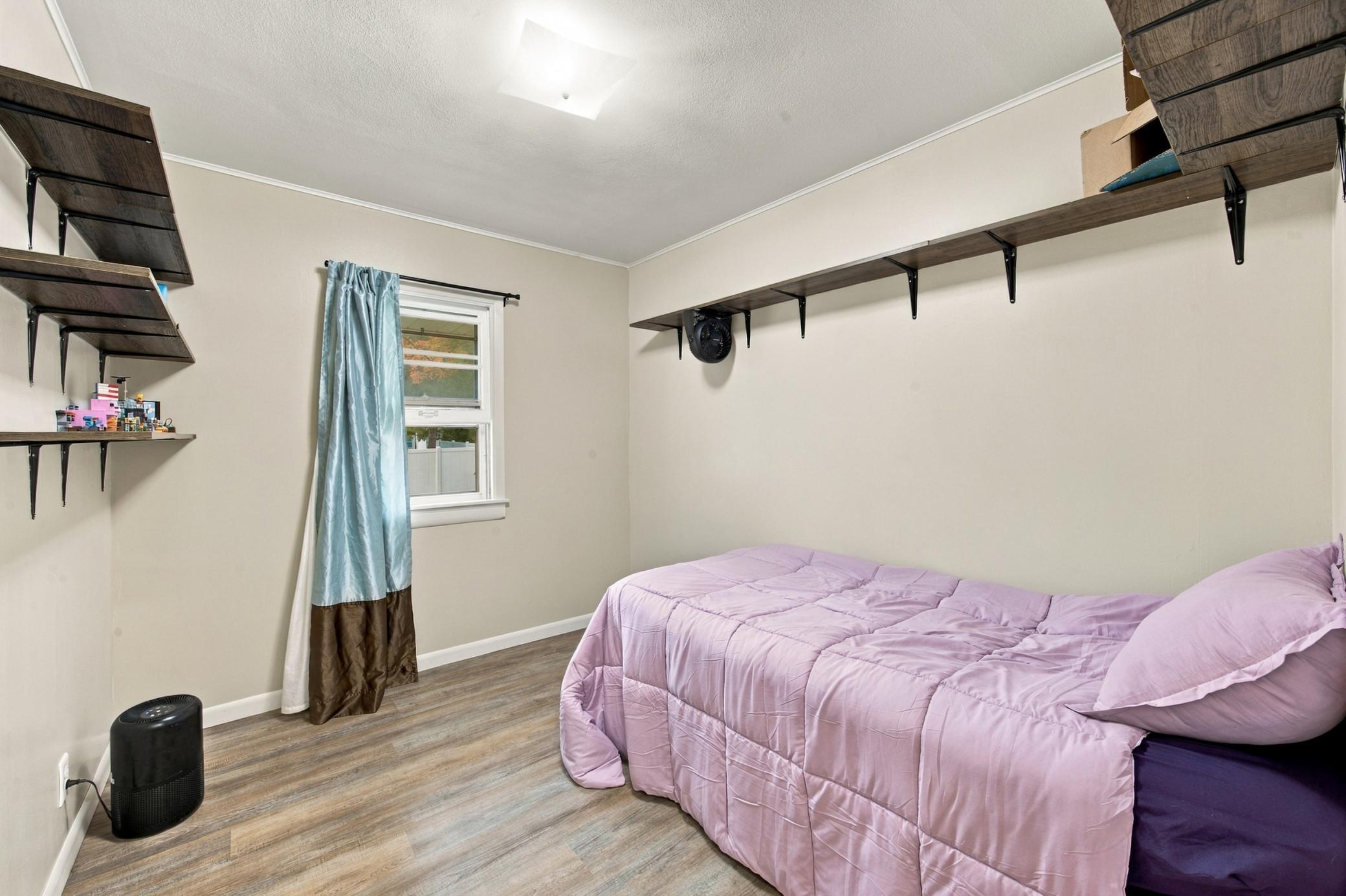 1952 single family home for sale at 48 17th Avenue N in Fargo, ND — 3 bed, 2 bath (photo 18 of 37)