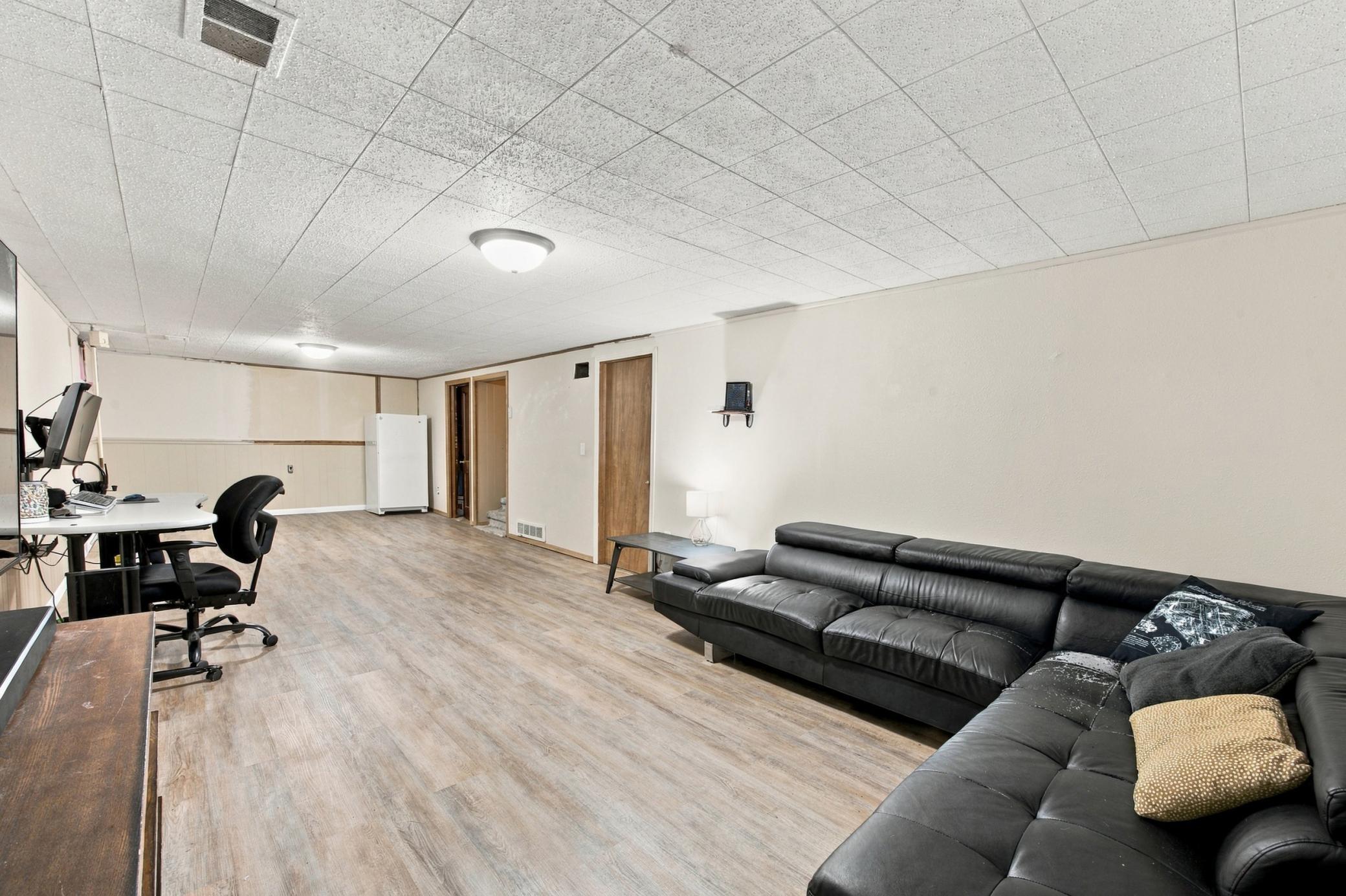 1952 single family home for sale at 48 17th Avenue N in Fargo, ND — 3 bed, 2 bath (photo 23 of 37)
