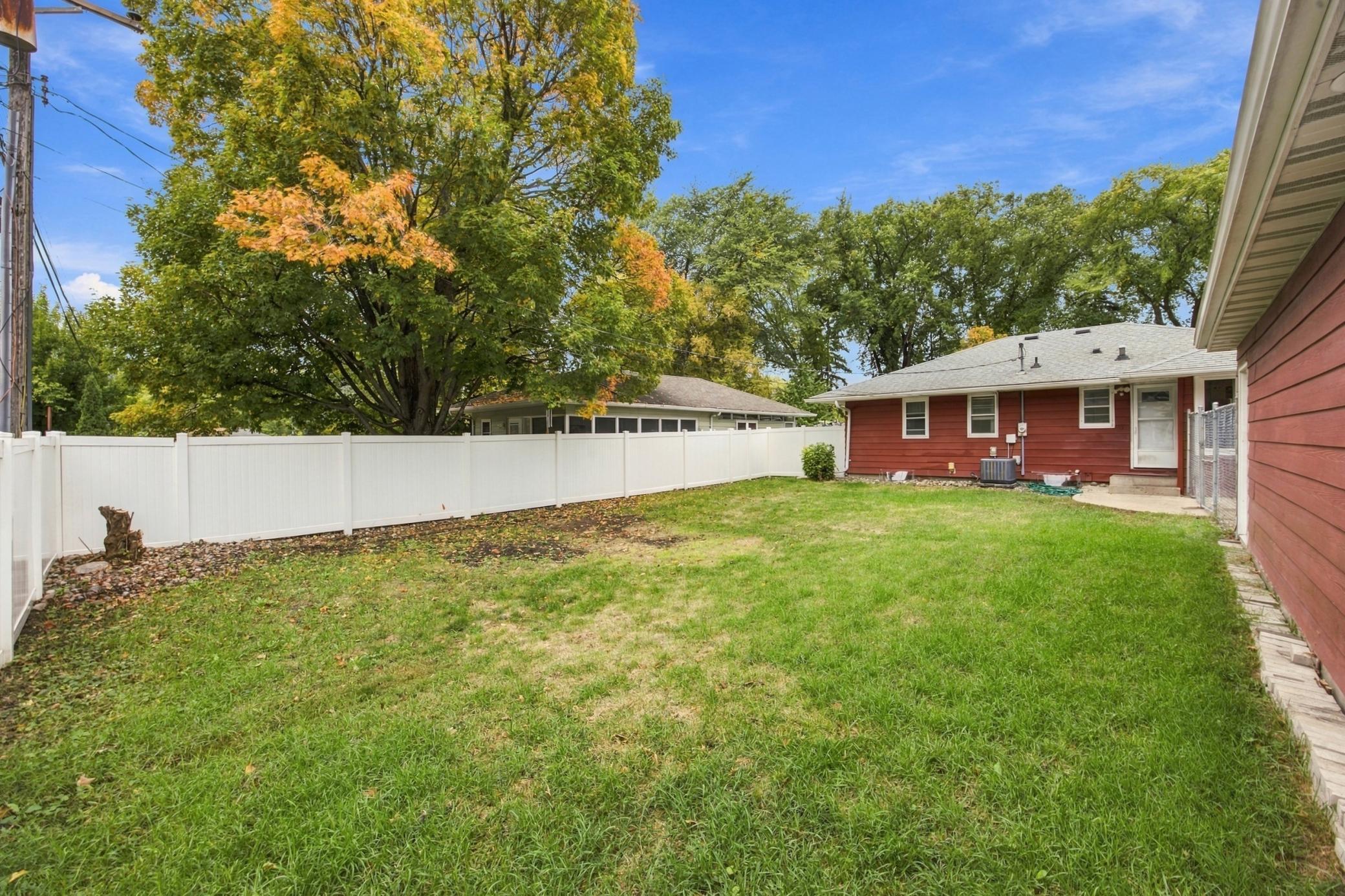 1952 single family home for sale at 48 17th Avenue N in Fargo, ND — 3 bed, 2 bath (photo 28 of 37)