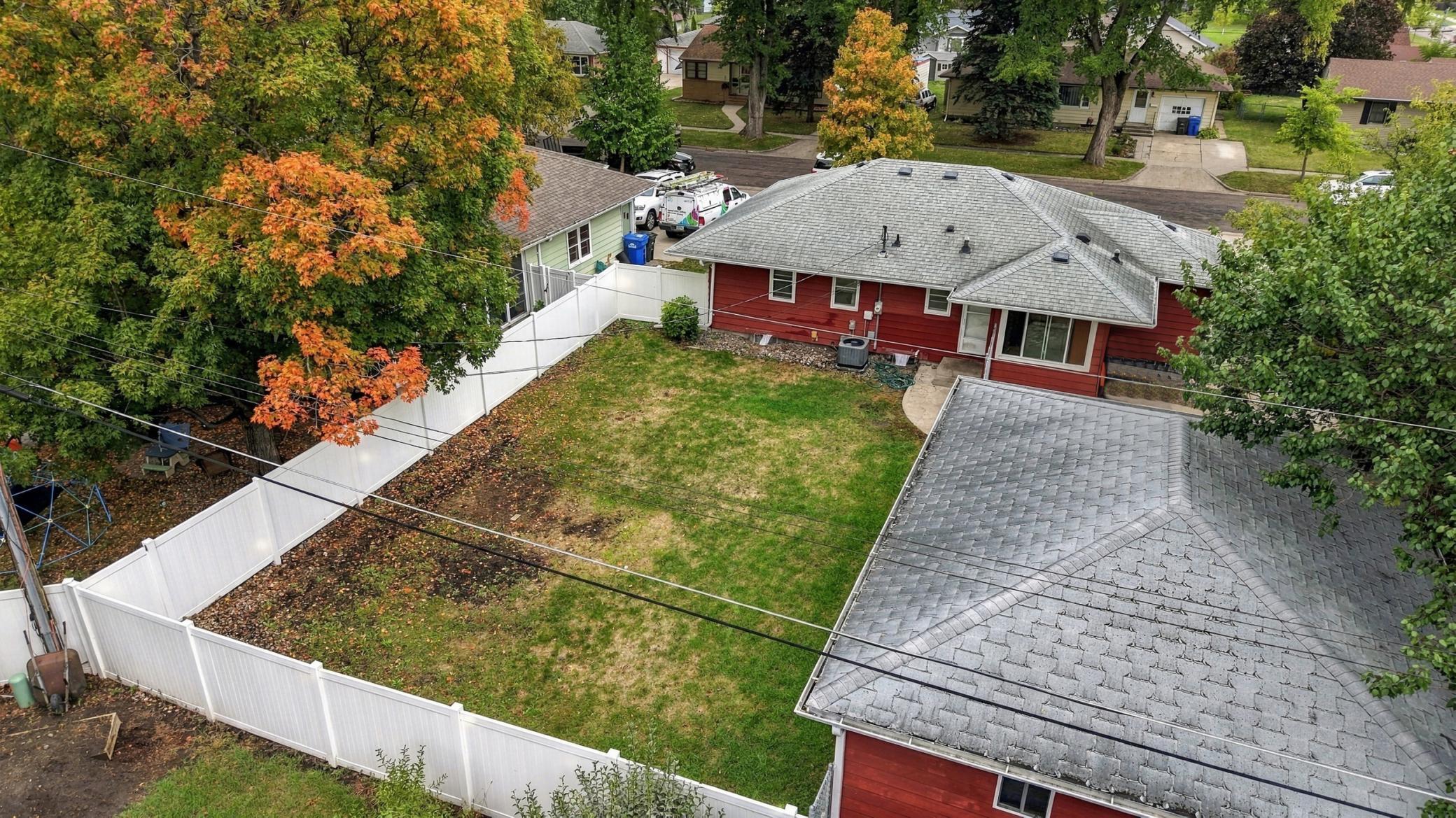1952 single family home for sale at 48 17th Avenue N in Fargo, ND — 3 bed, 2 bath (photo 30 of 37)