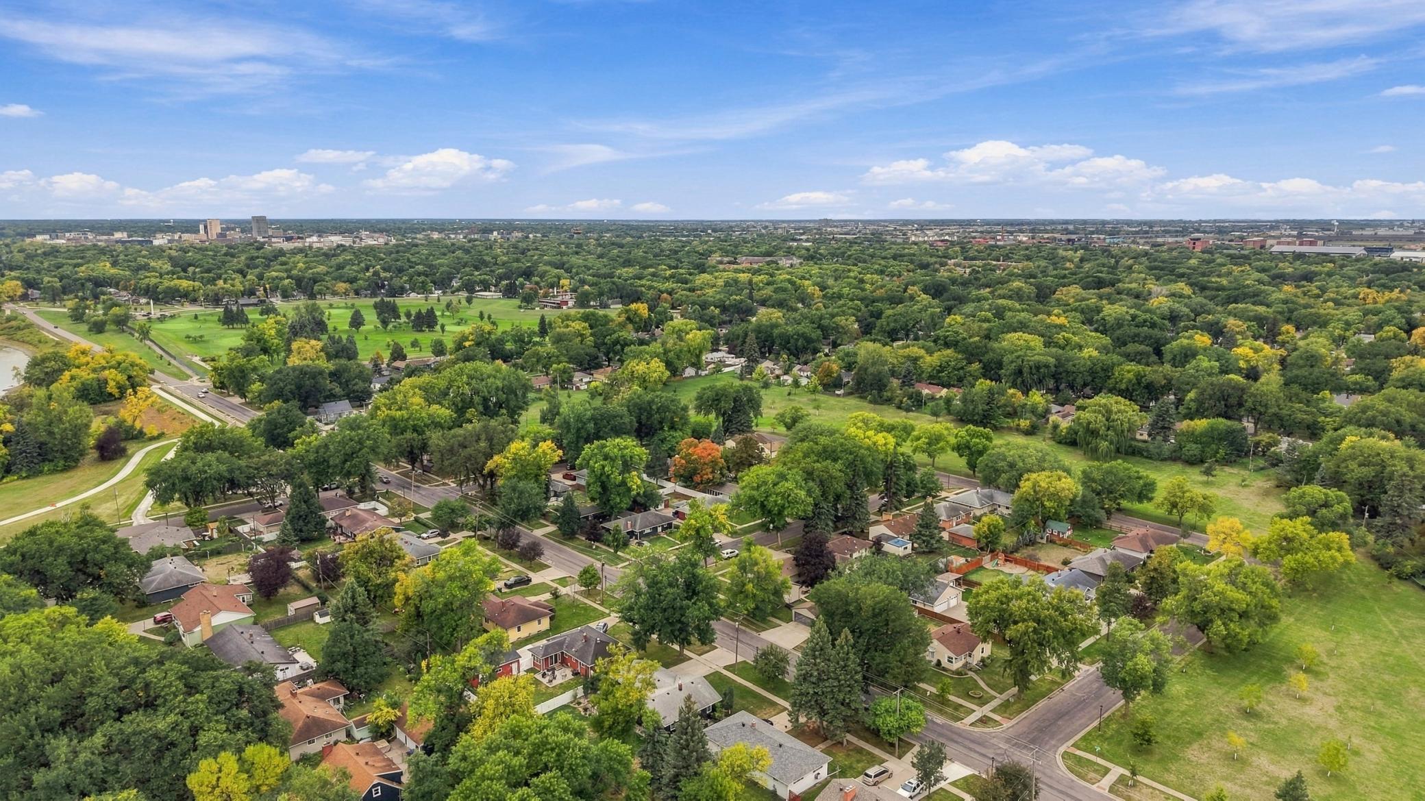 1952 single family home for sale at 48 17th Avenue N in Fargo, ND — 3 bed, 2 bath (photo 32 of 37)