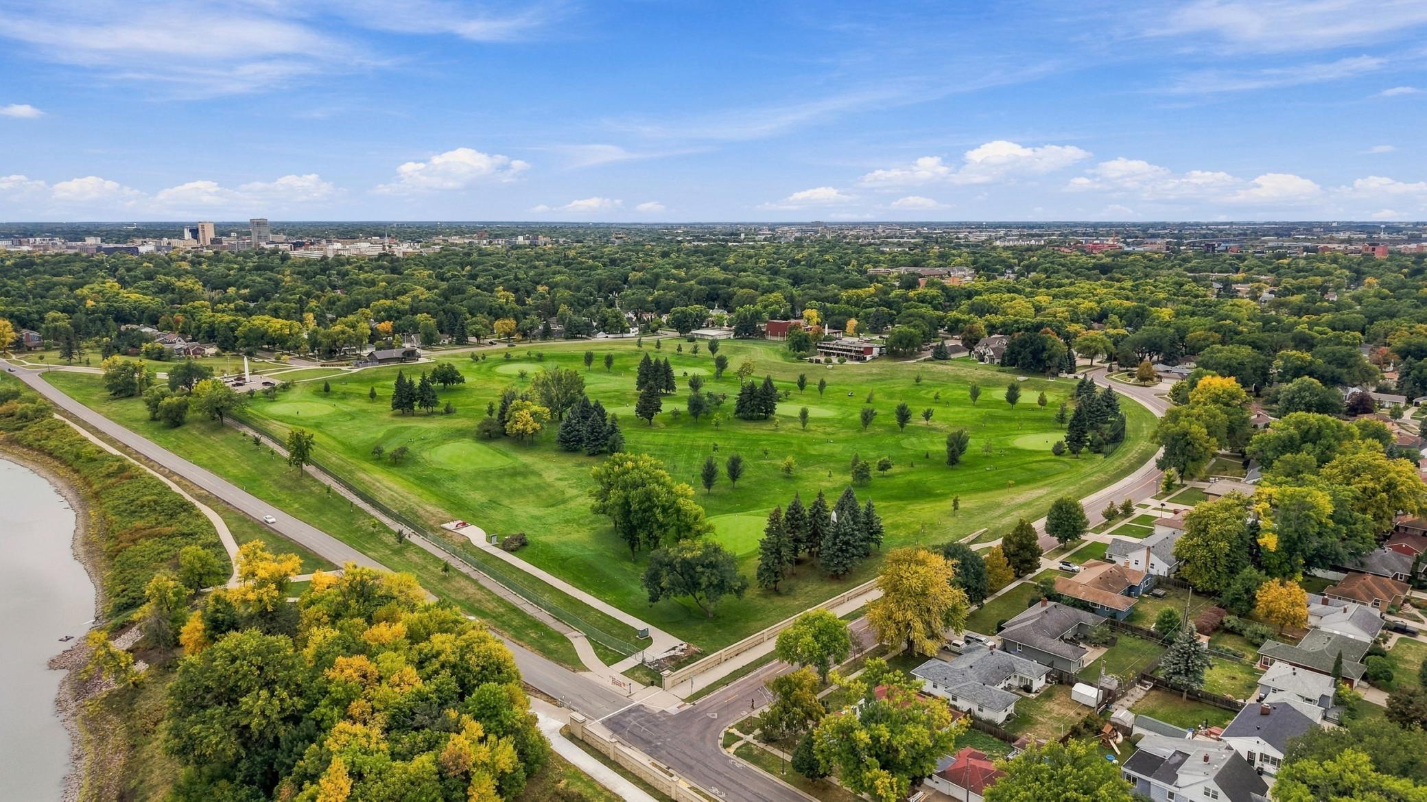 1952 single family home for sale at 48 17th Avenue N in Fargo, ND — 3 bed, 2 bath (photo 33 of 37)