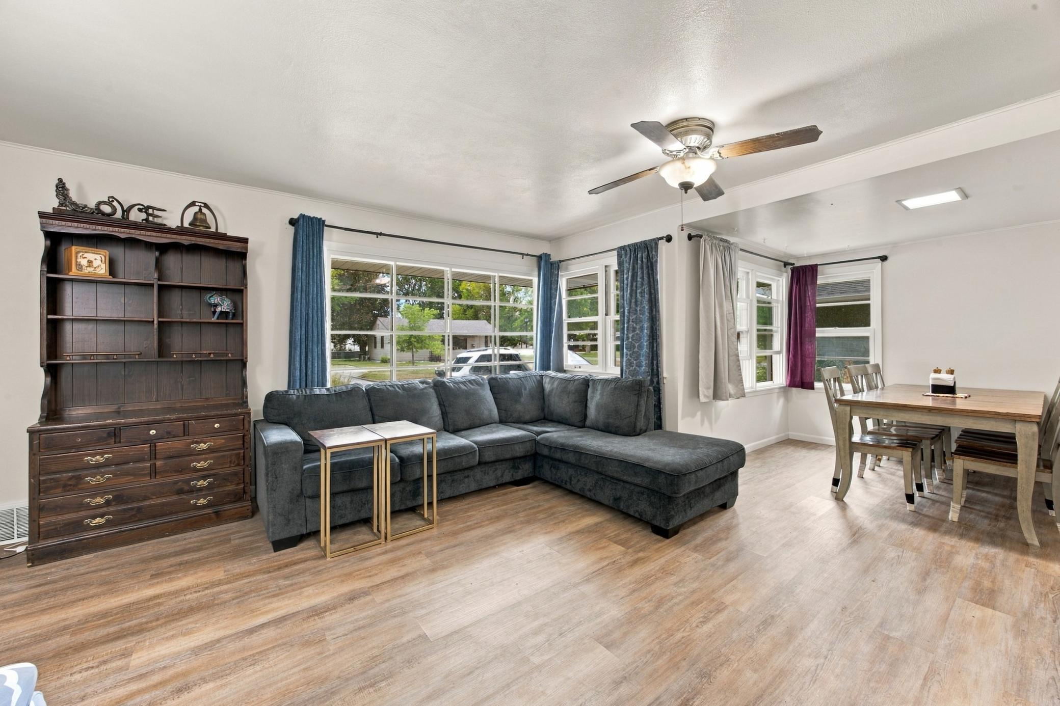 1952 single family home for sale at 48 17th Avenue N in Fargo, ND — 3 bed, 2 bath (photo 8 of 37)