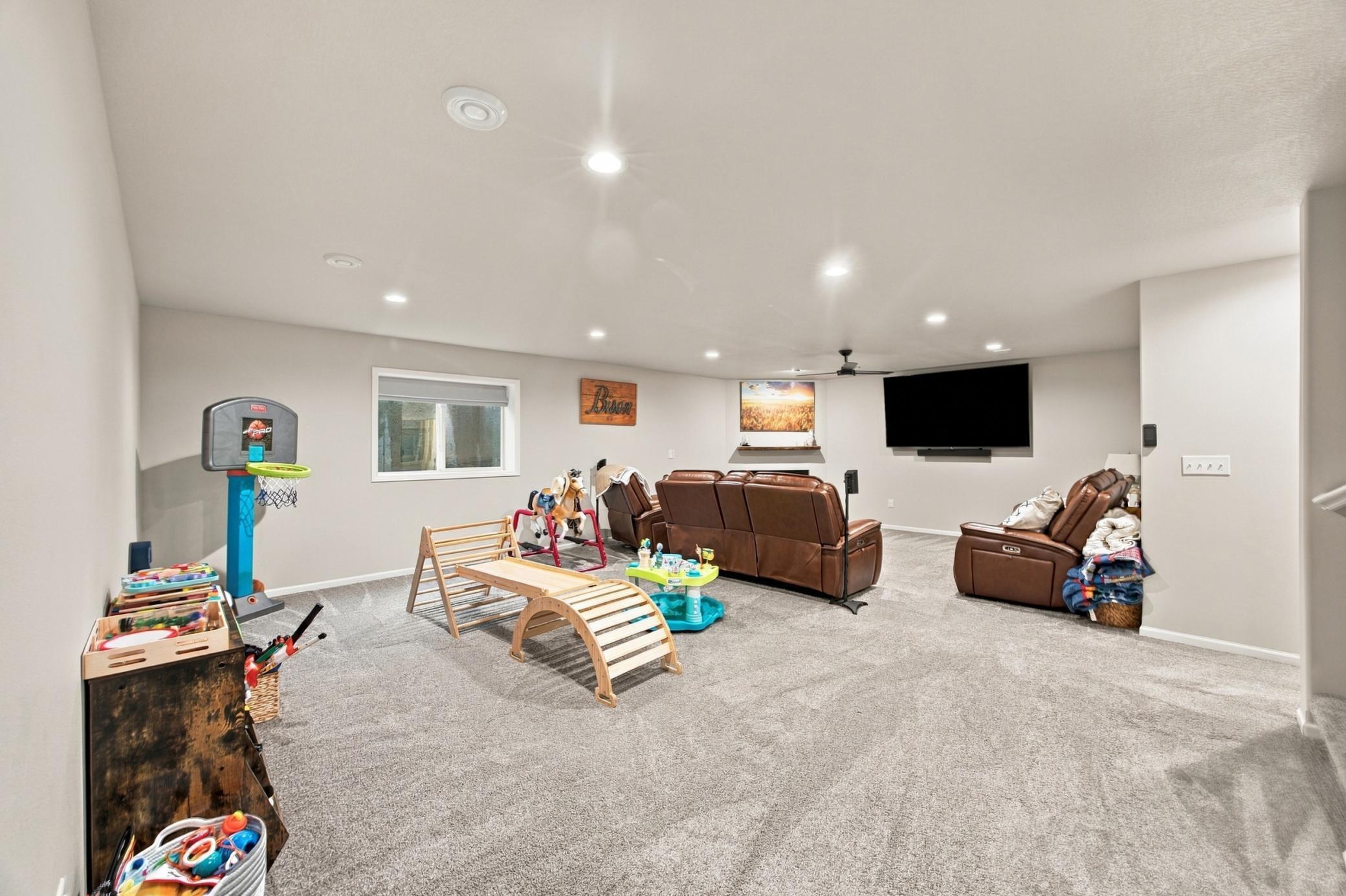2021 single family home for sale at 7233 28th Street S in Fargo, ND — 4 bed, 3 bath (photo 21 of 29)