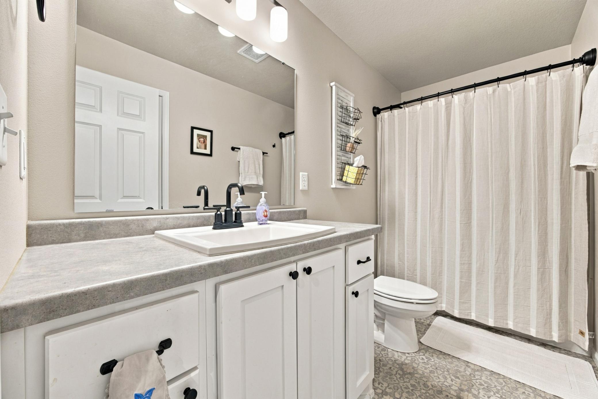 2021 single family home for sale at 7233 28th Street S in Fargo, ND — 4 bed, 3 bath (photo 25 of 29)