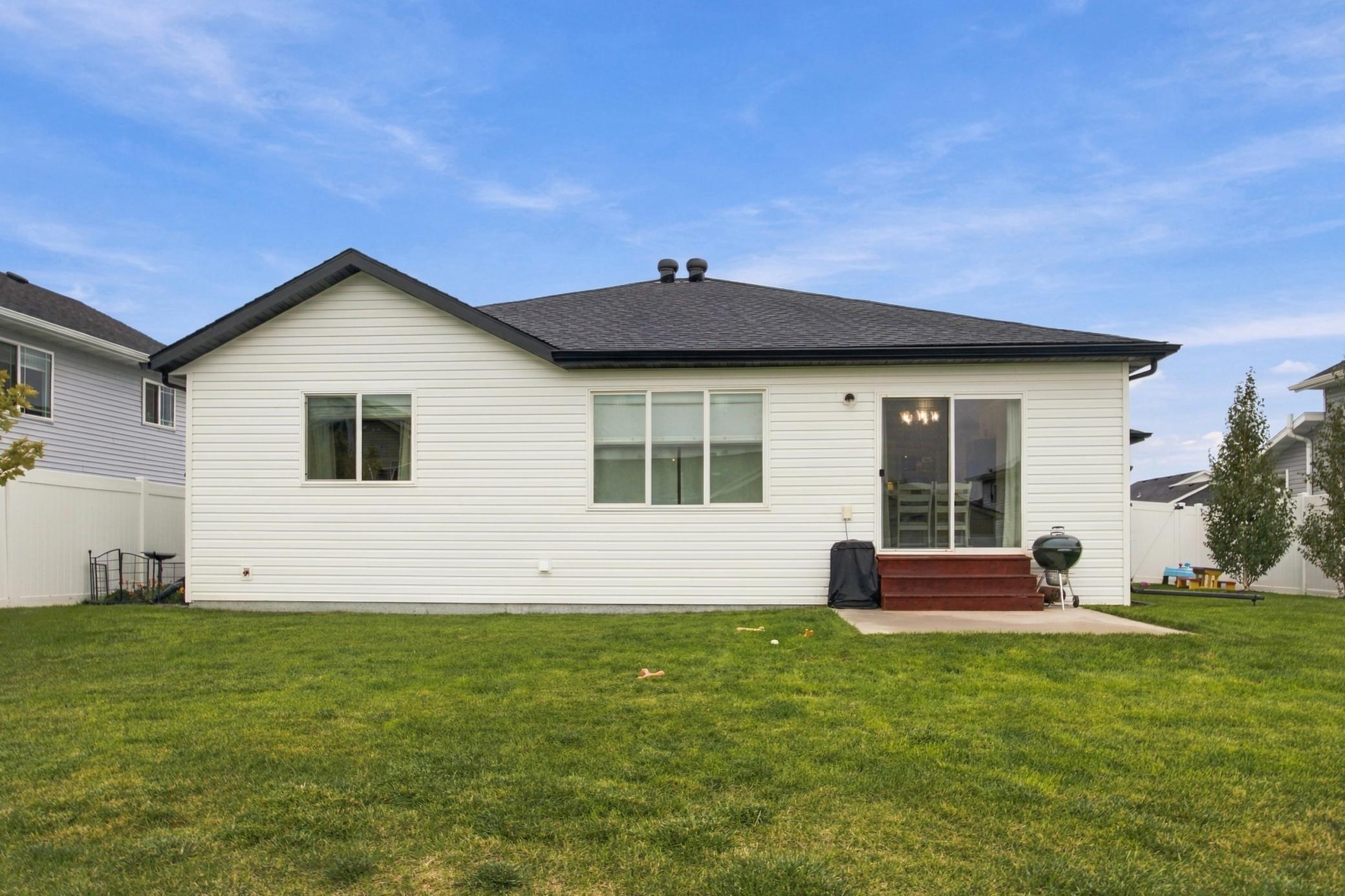 2021 single family home for sale at 7233 28th Street S in Fargo, ND — 4 bed, 3 bath (photo 27 of 29)