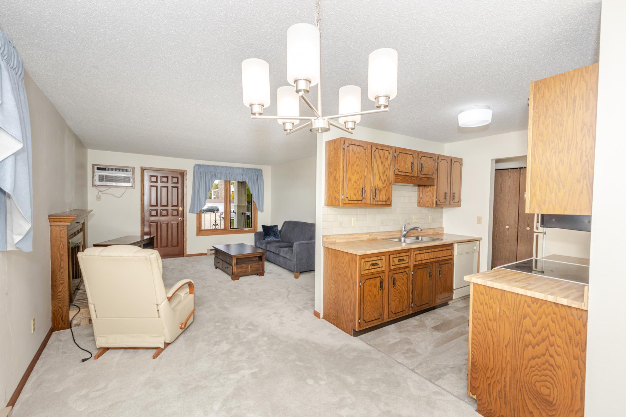 1980 condo for sale at 341 Prairiewood Circle S, Unit 207 in Fargo, ND — 2 bed, 2 bath (photo 11 of 34)