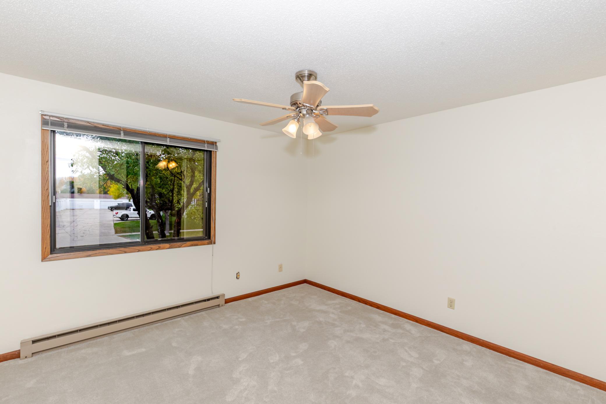 1980 condo for sale at 341 Prairiewood Circle S, Unit 207 in Fargo, ND — 2 bed, 2 bath (photo 16 of 34)
