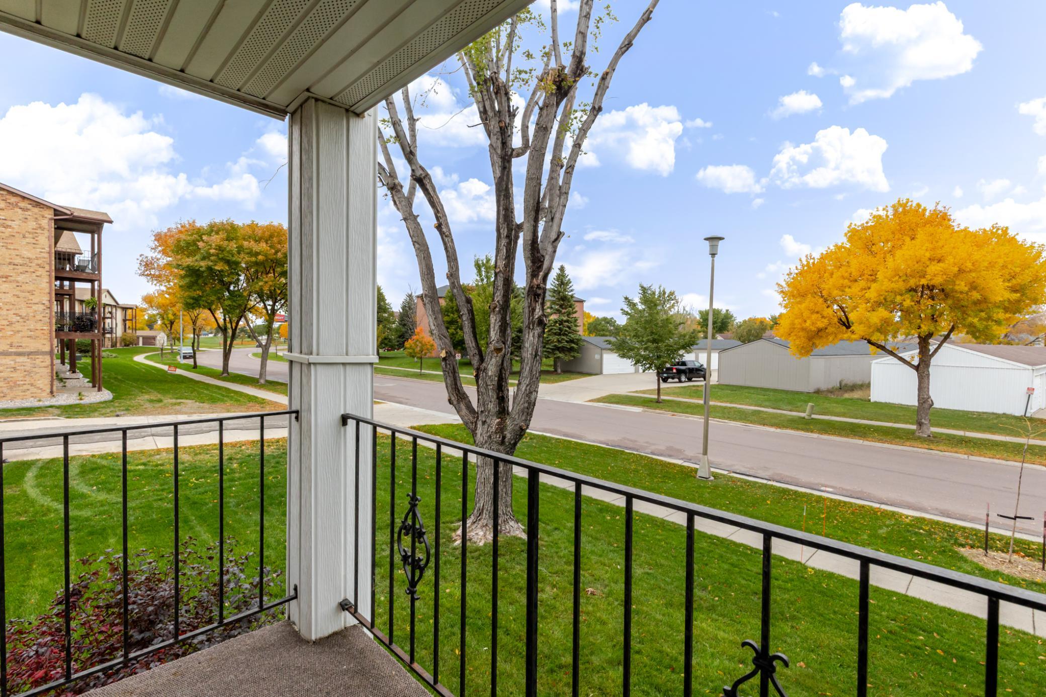 1980 condo for sale at 341 Prairiewood Circle S, Unit 207 in Fargo, ND — 2 bed, 2 bath (photo 27 of 34)