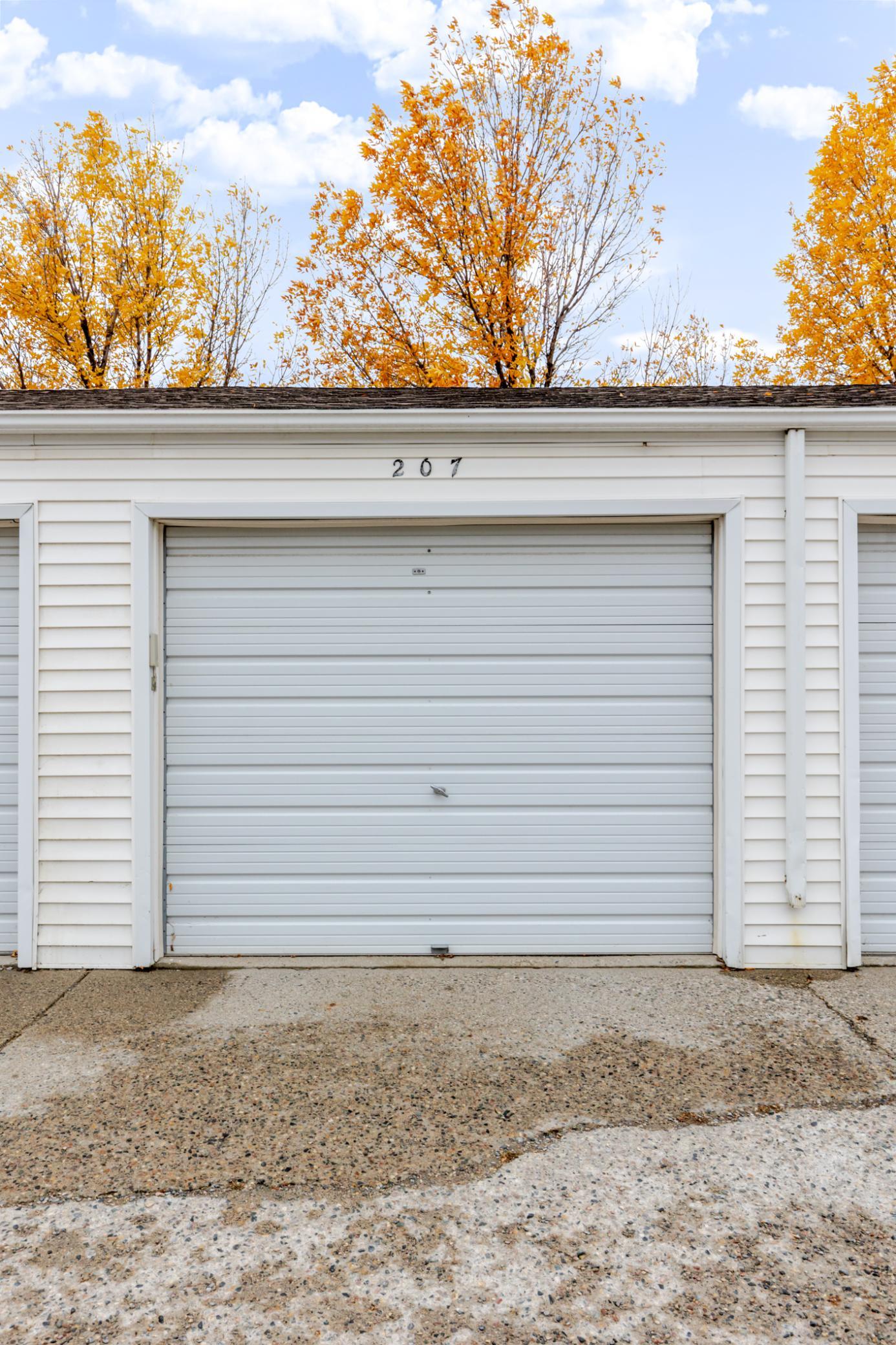 1980 condo for sale at 341 Prairiewood Circle S, Unit 207 in Fargo, ND — 2 bed, 2 bath (photo 34 of 34)