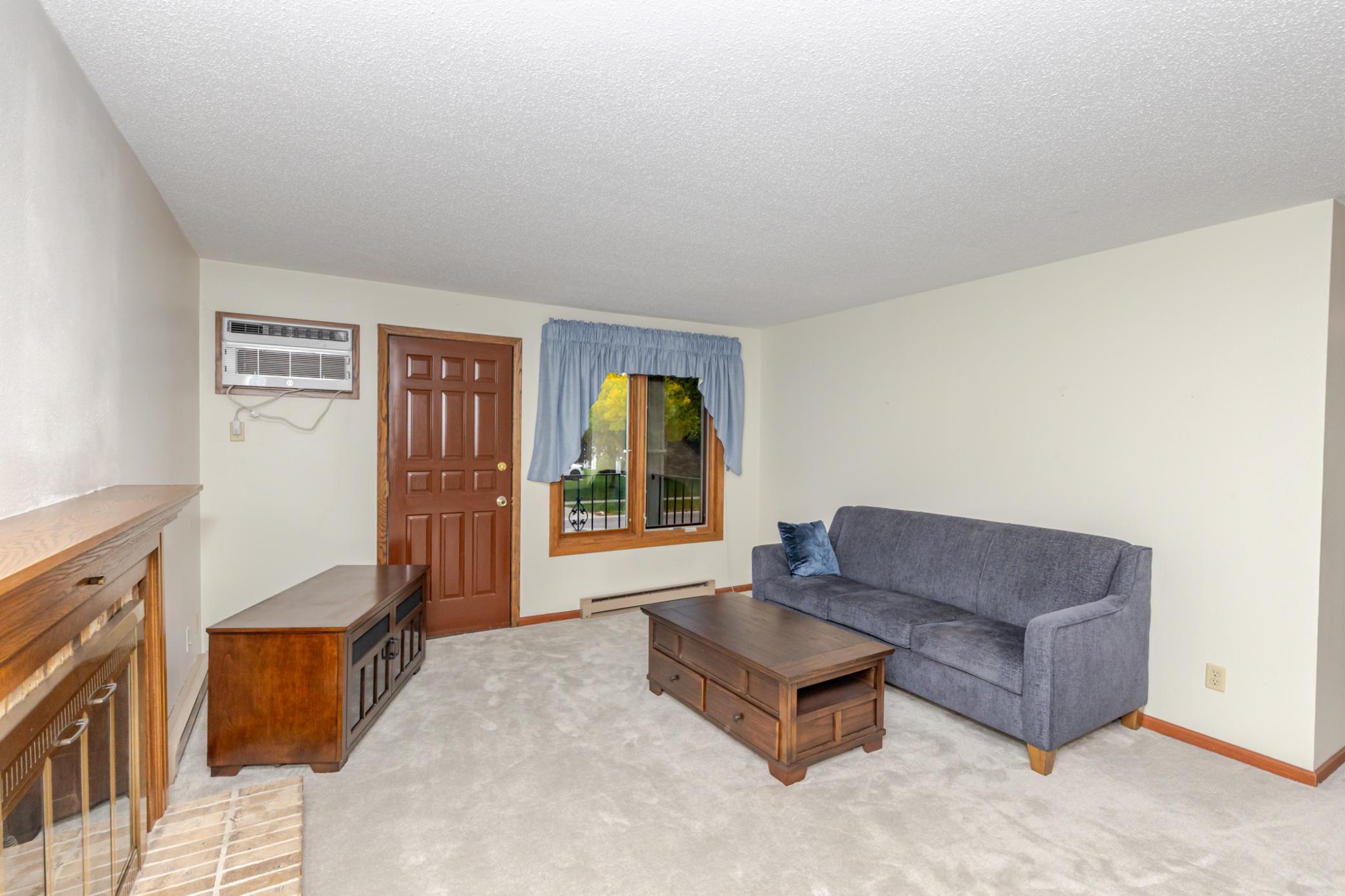 1980 condo for sale at 341 Prairiewood Circle S, Unit 207 in Fargo, ND — 2 bed, 2 bath (photo 8 of 34)