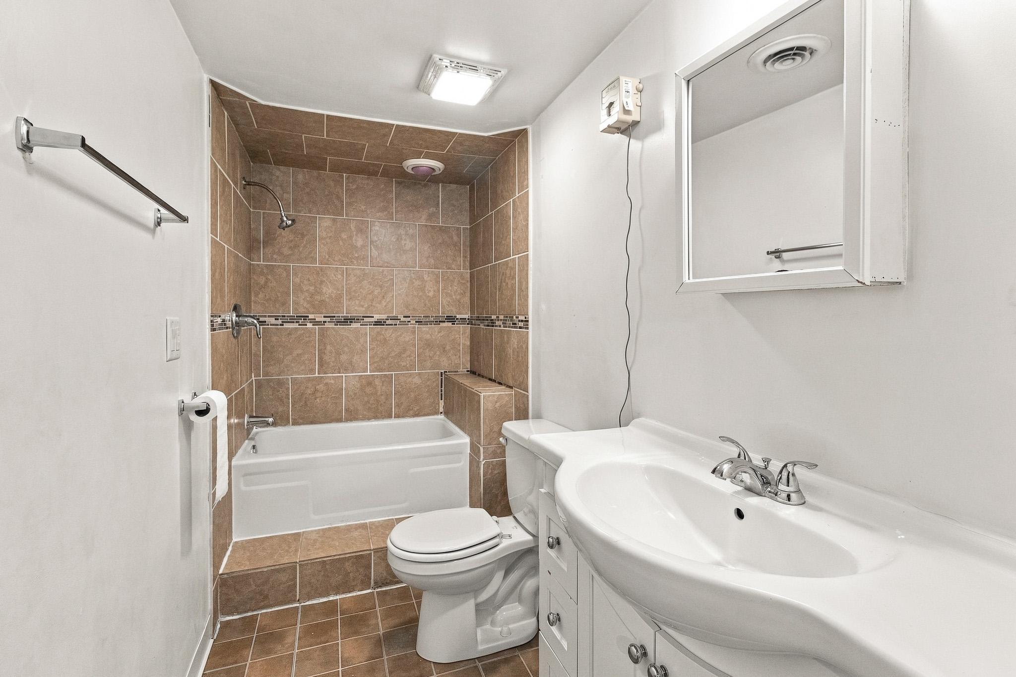 1927 single family home for sale at 819 1st Street N in Fargo, ND — 3 bed, 2 bath (photo 12 of 23)