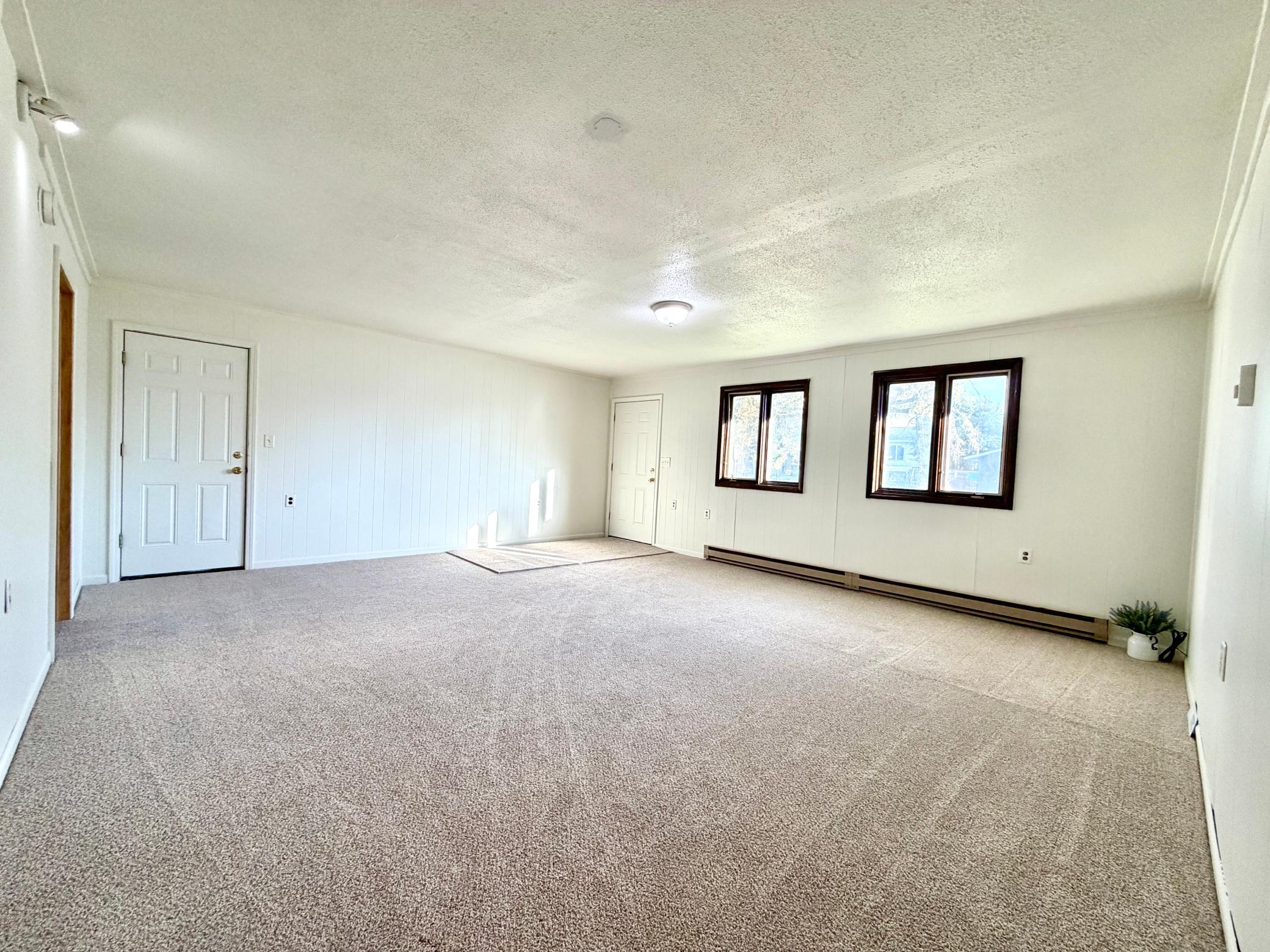 1940 single family home for sale at 615 6th Street SE in Bemidji, MN — 3 bed, 2 bath (photo 3 of 27)