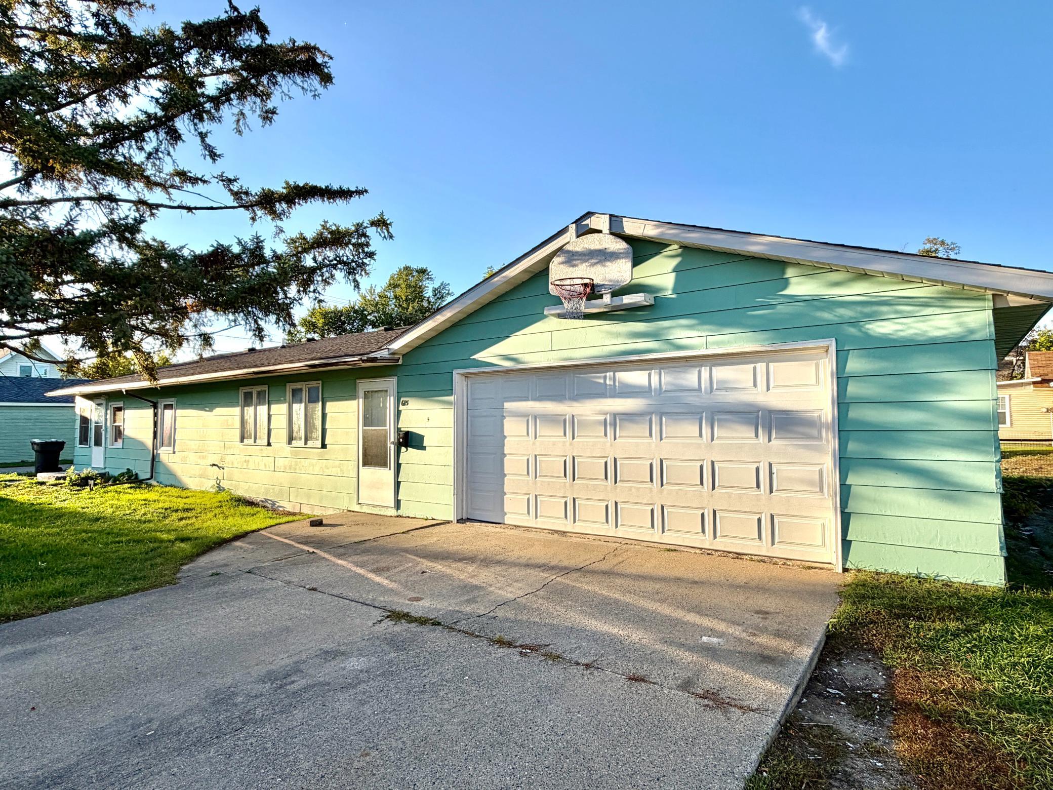 1940 single family home for sale at 615 6th Street SE in Bemidji, MN — 3 bed, 2 bath (photo 26 of 27)