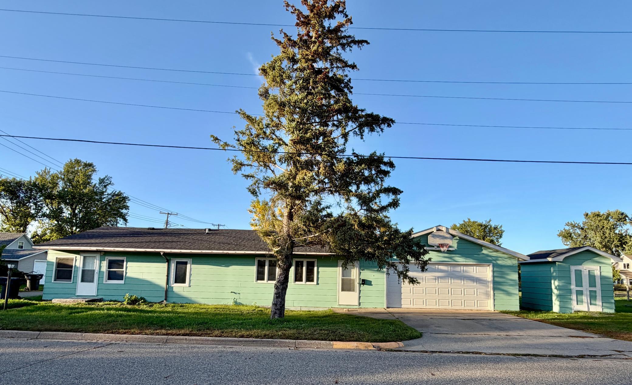 1940 single family home for sale at 615 6th Street SE in Bemidji, MN — 3 bed, 2 bath (photo 27 of 27)