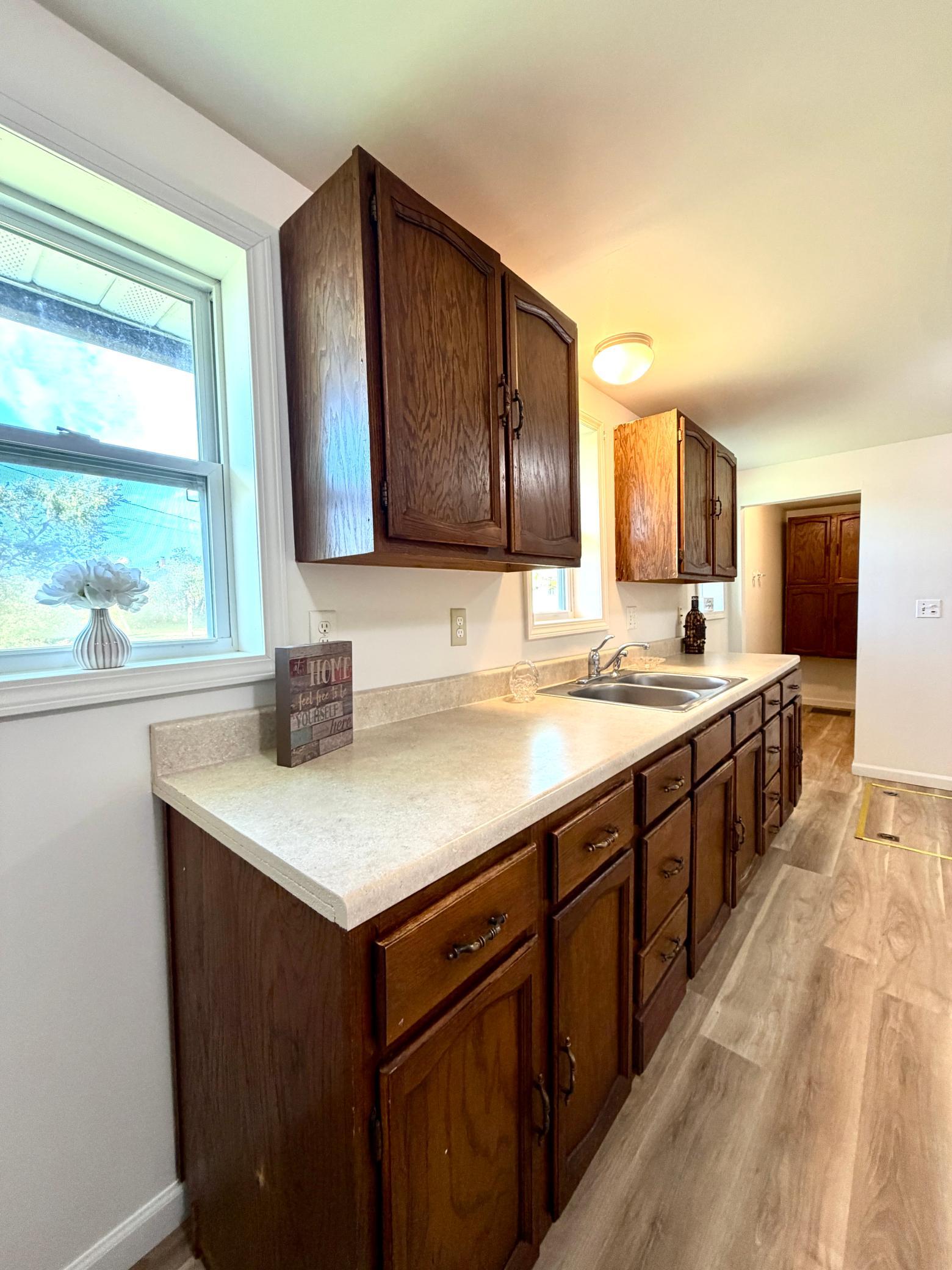 1940 single family home for sale at 615 6th Street SE in Bemidji, MN — 3 bed, 2 bath (photo 7 of 27)
