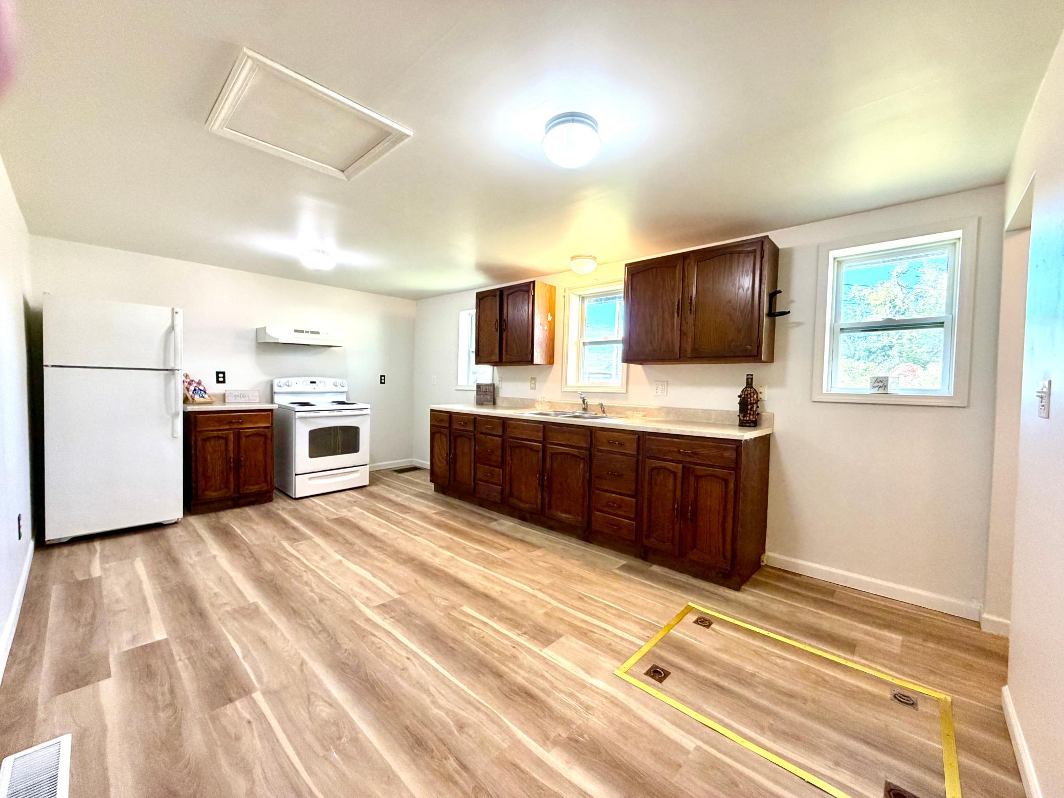1940 single family home for sale at 615 6th Street SE in Bemidji, MN — 3 bed, 2 bath (photo 8 of 27)