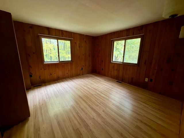 1979 single family home for sale at 24507 430th Street in Leonard, MN — 1 bed, 1 bath (photo 4 of 8)