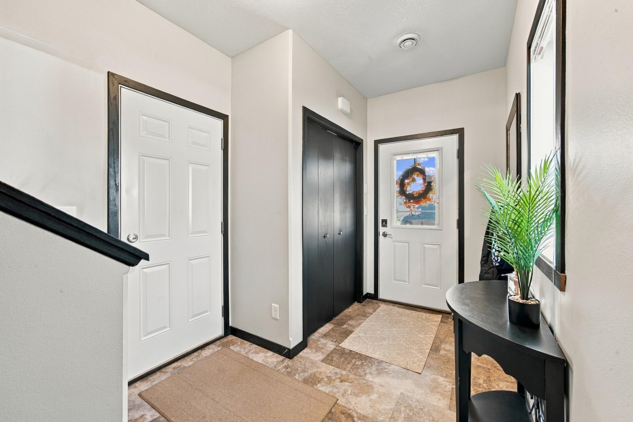2017 single family home for sale at 3556 17th Street S in Moorhead, MN — 3 bed, 3 bath (photo 4 of 40)