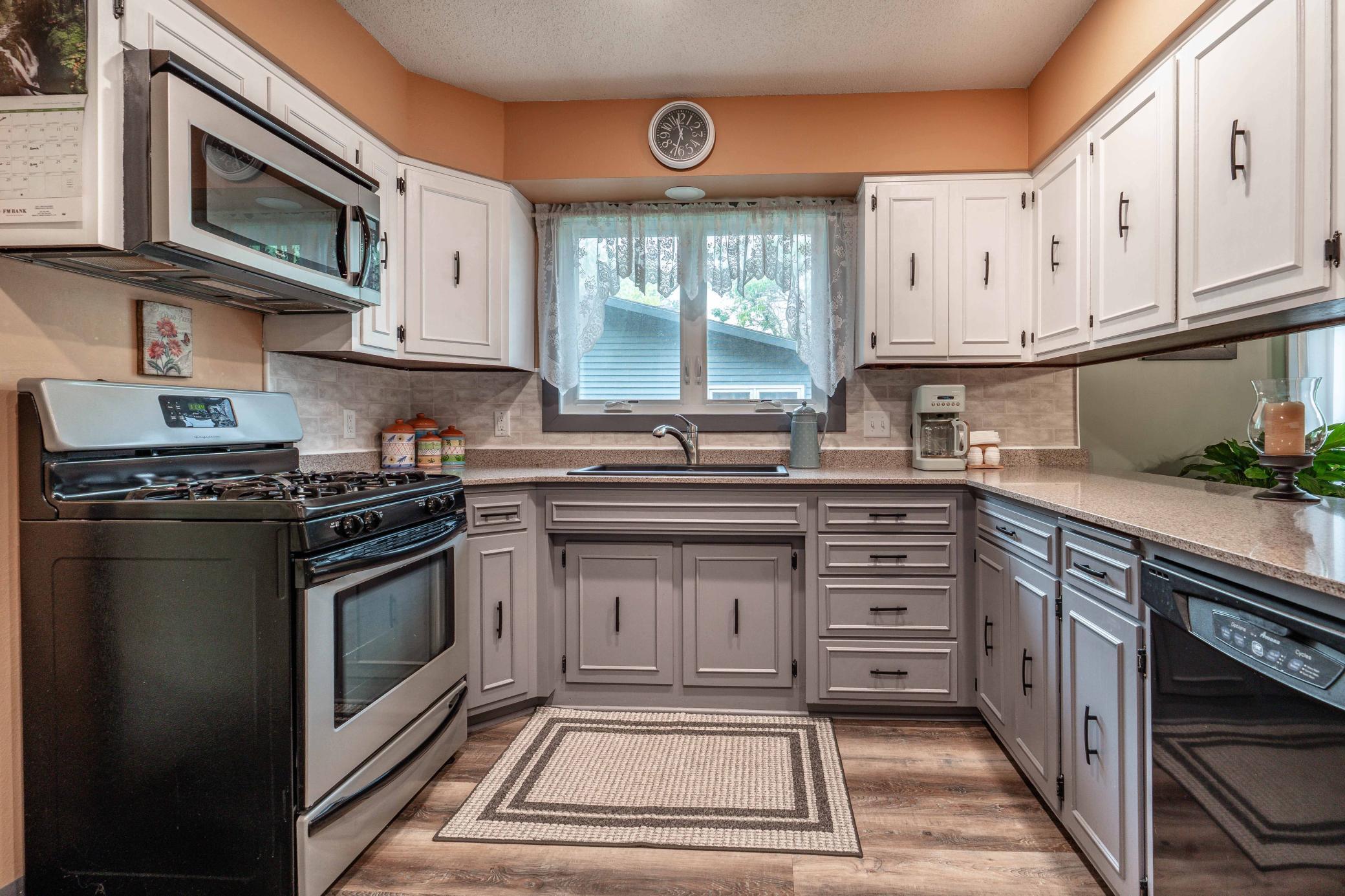 1973 single family home for sale at 1320 S Mabelle Avenue in Fergus Falls, MN — 4 bed, 2 bath (photo 11 of 55)