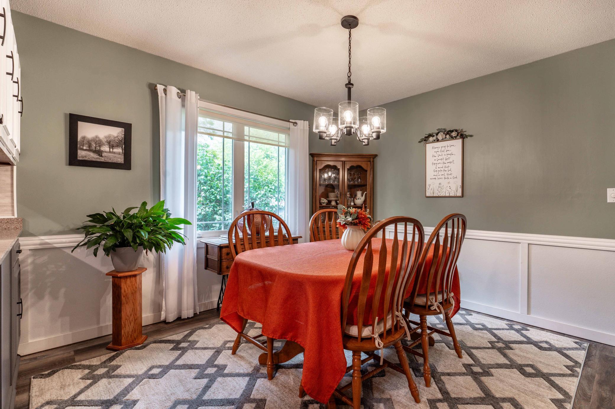 1973 single family home for sale at 1320 S Mabelle Avenue in Fergus Falls, MN — 4 bed, 2 bath (photo 15 of 55)